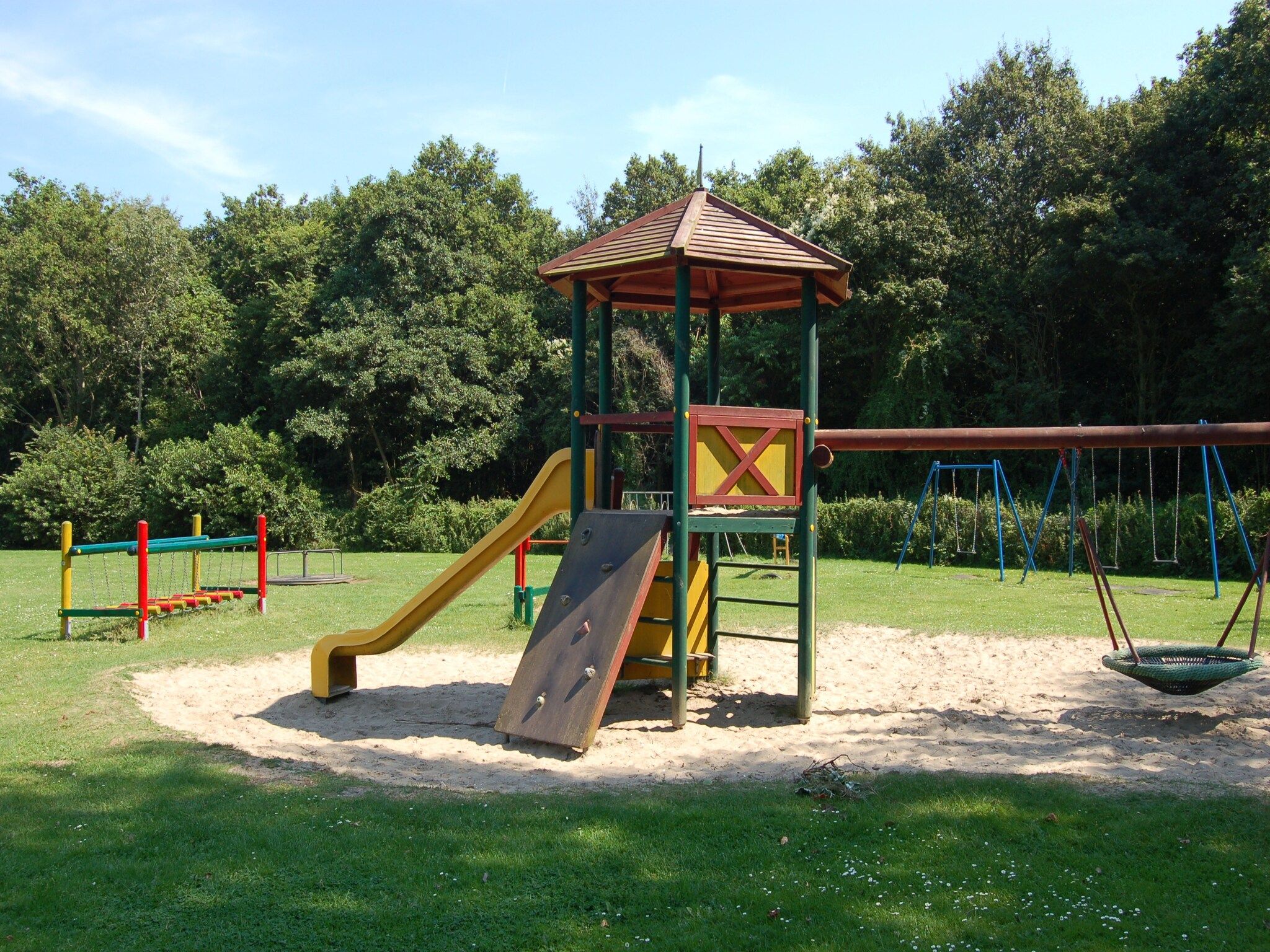 Parkfaciliteiten bij Bos-Lodge in Noordwijkerhout