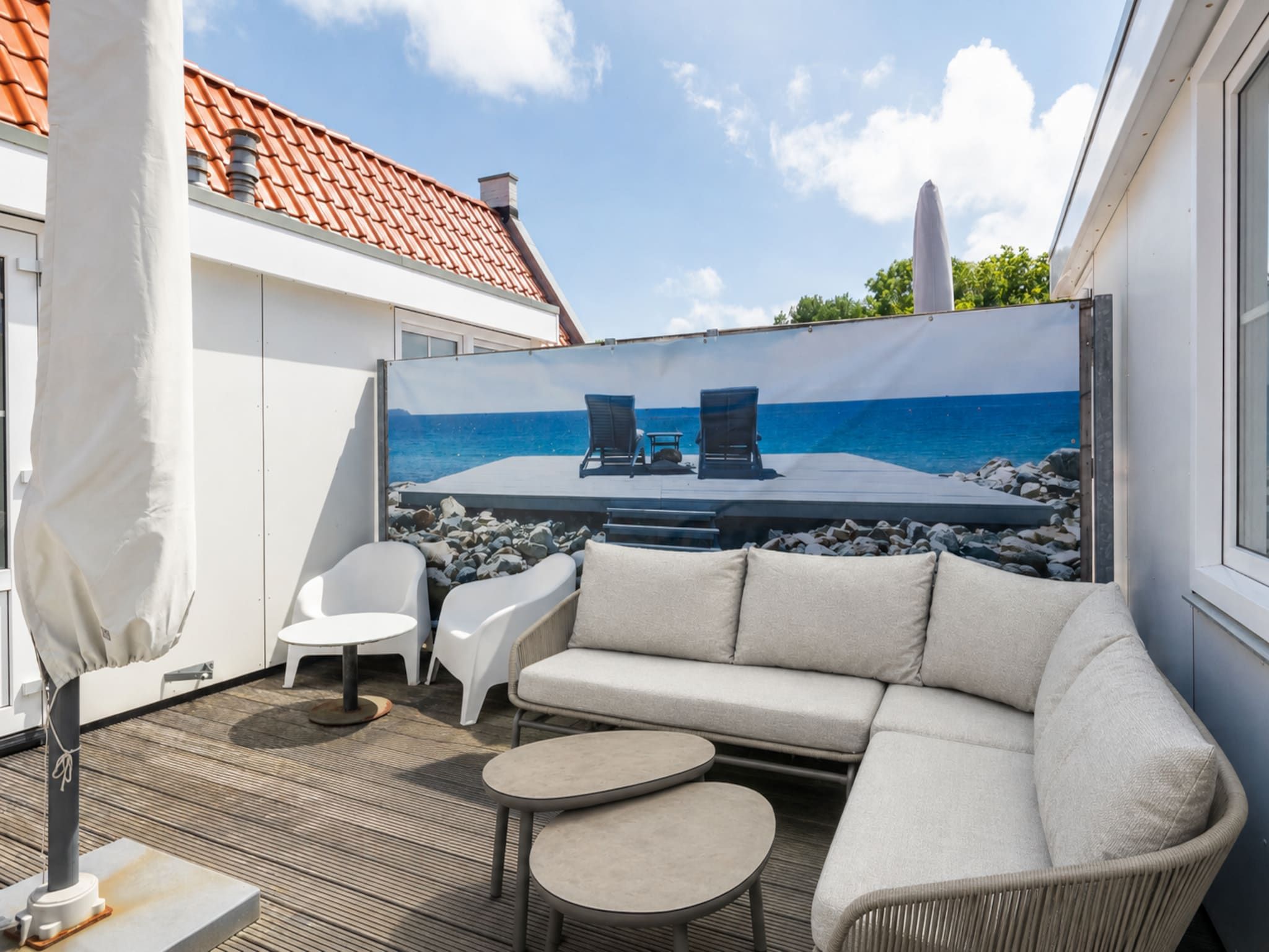 Het terras van appartement Kaapduinseweg 13 Dishoek 13D luxe 6p sauna in Koudekerke