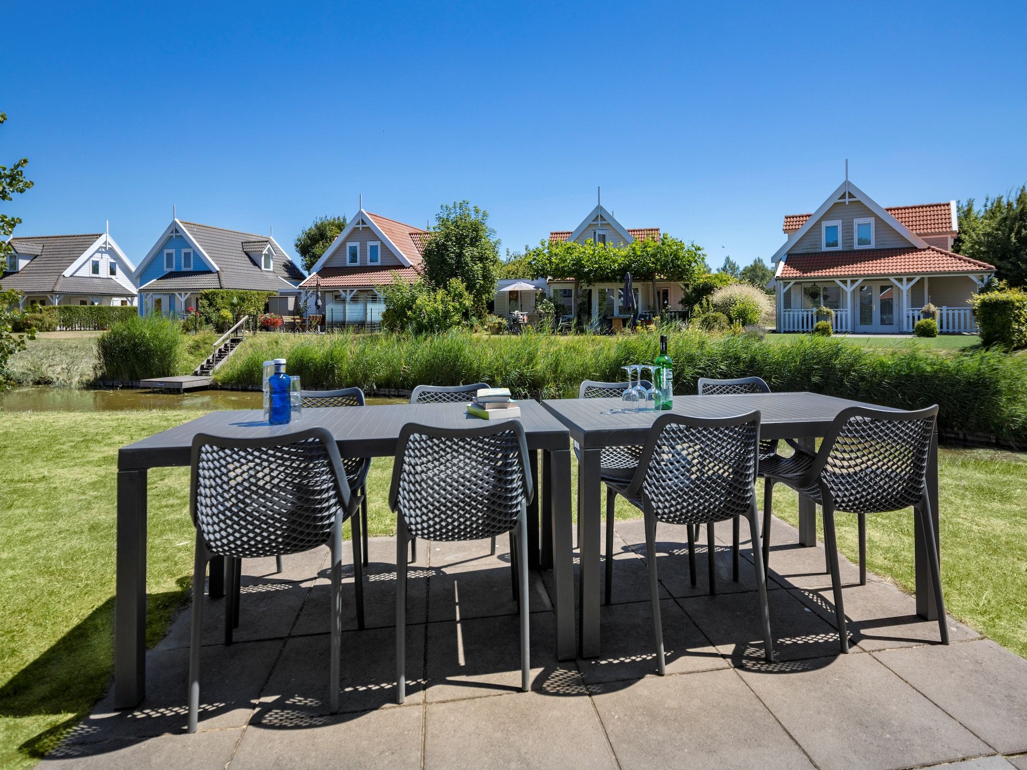 Het terras van Aquadelta 32 in Bruinisse