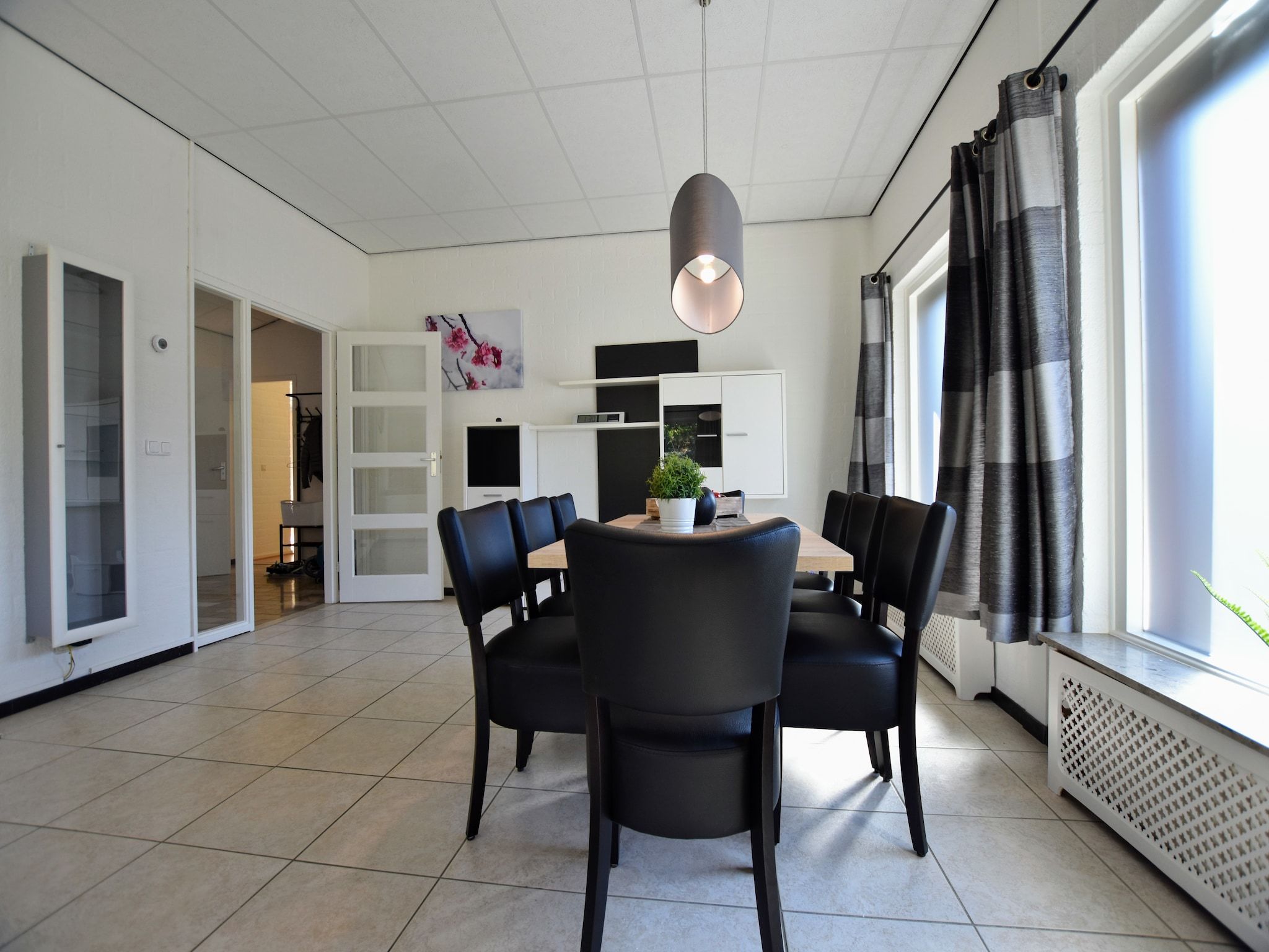 De eetkamer van Geulhuisje II in Walem