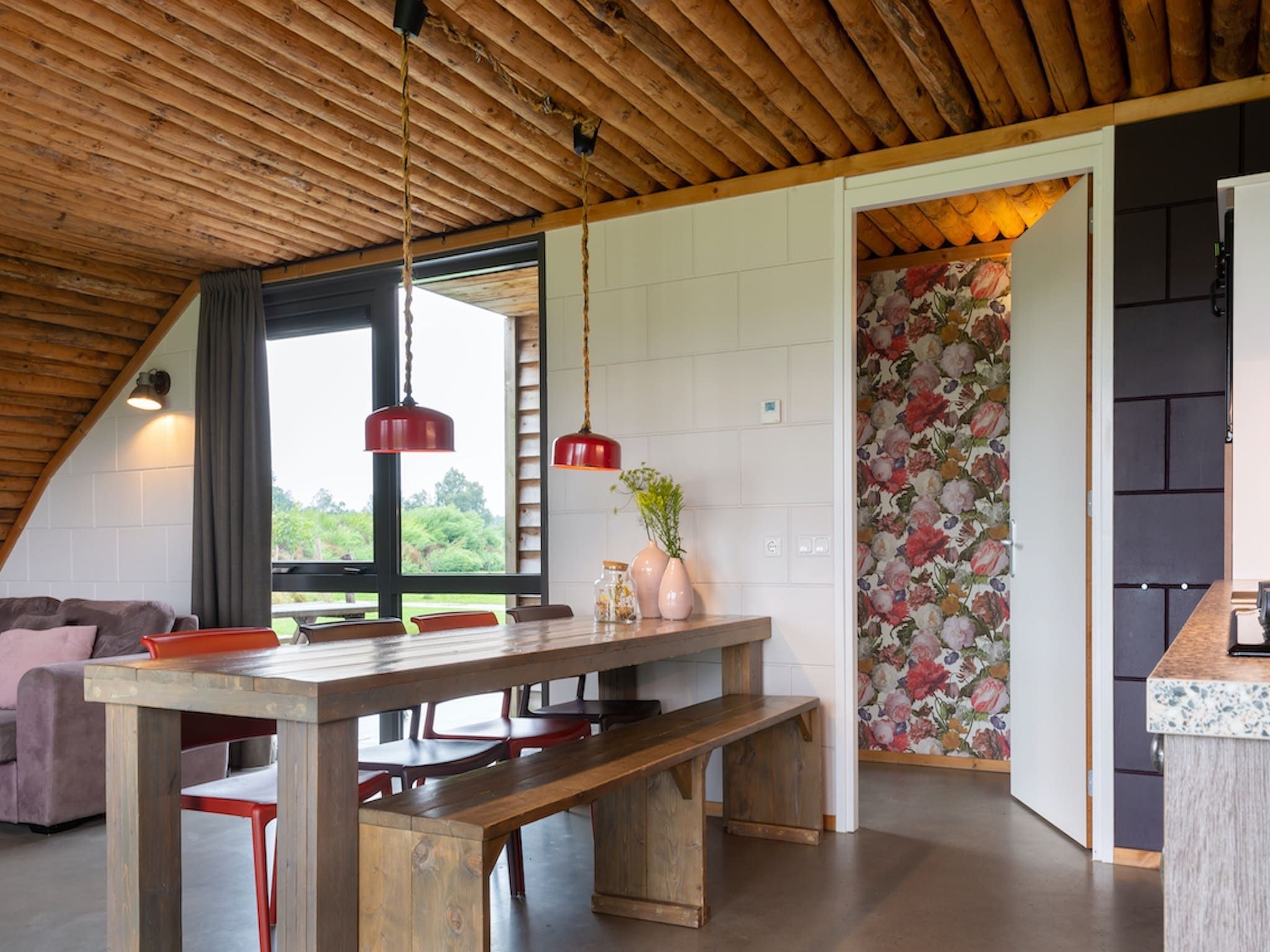 De woonkamer van Koe in de Kost 3 in Heeten