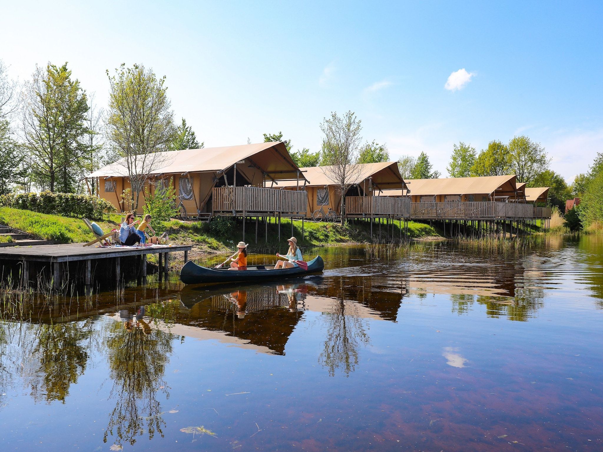 De buitenkant van Vakantiepark Eigen Wijze 7 in Bant