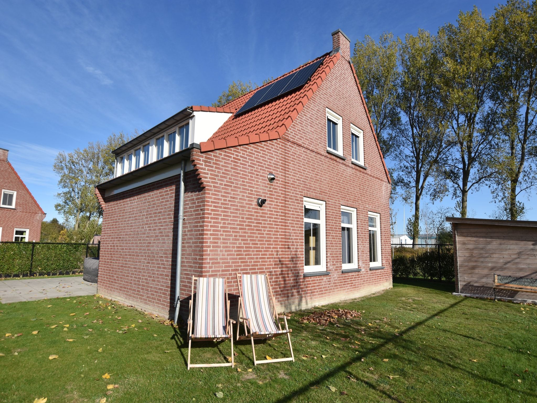 De tuin van Krokus 10 in Breskens