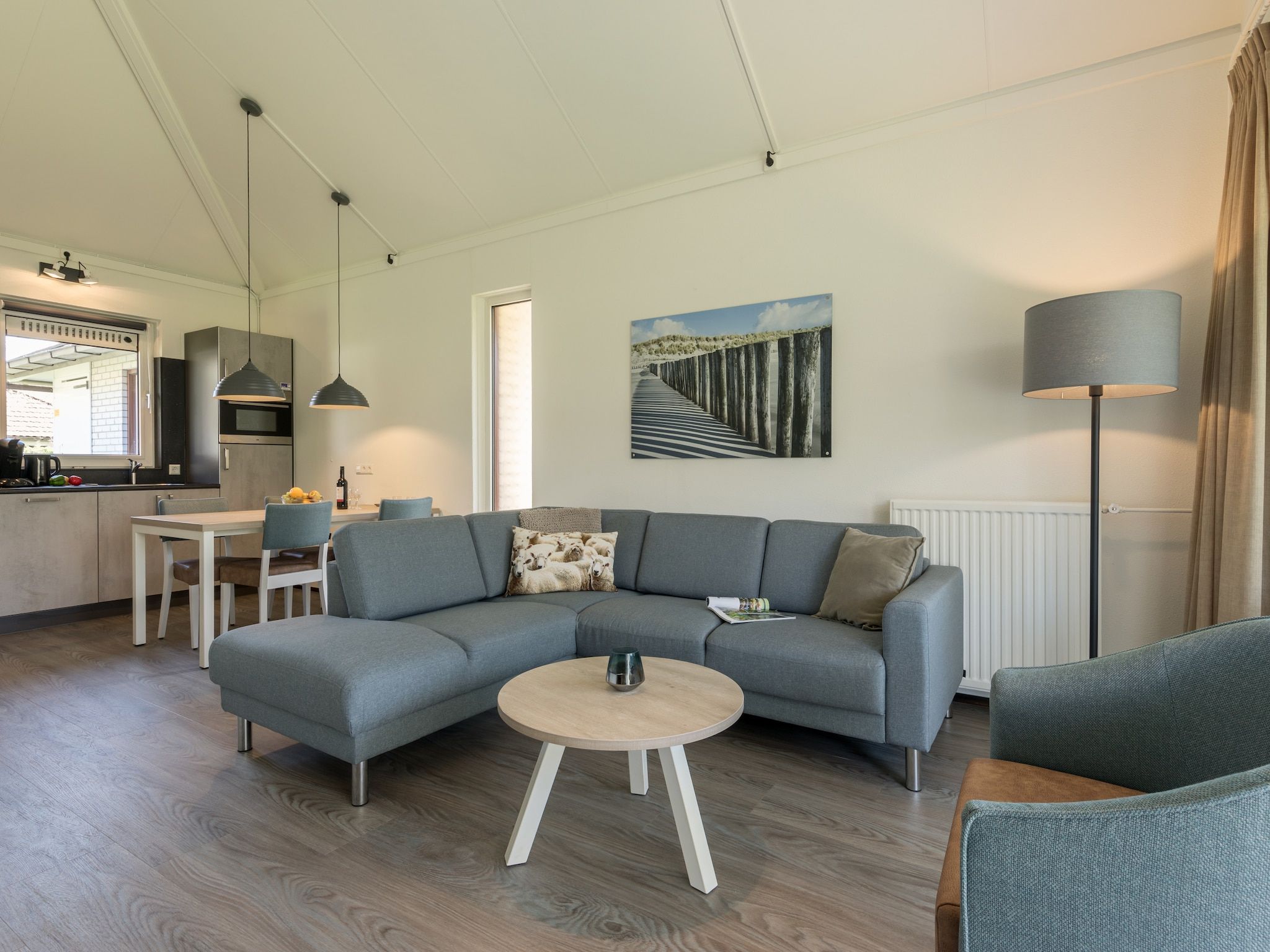 De woonkamer van Kustpark Texel 10 in De Koog