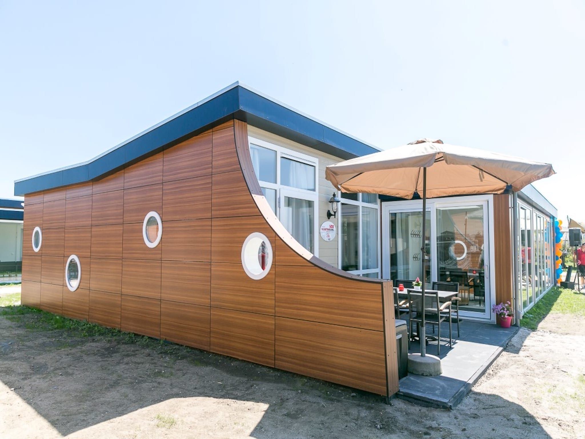 De buitenkant van Strandpark Vlugtenburg 8 in 's-Gravenzande