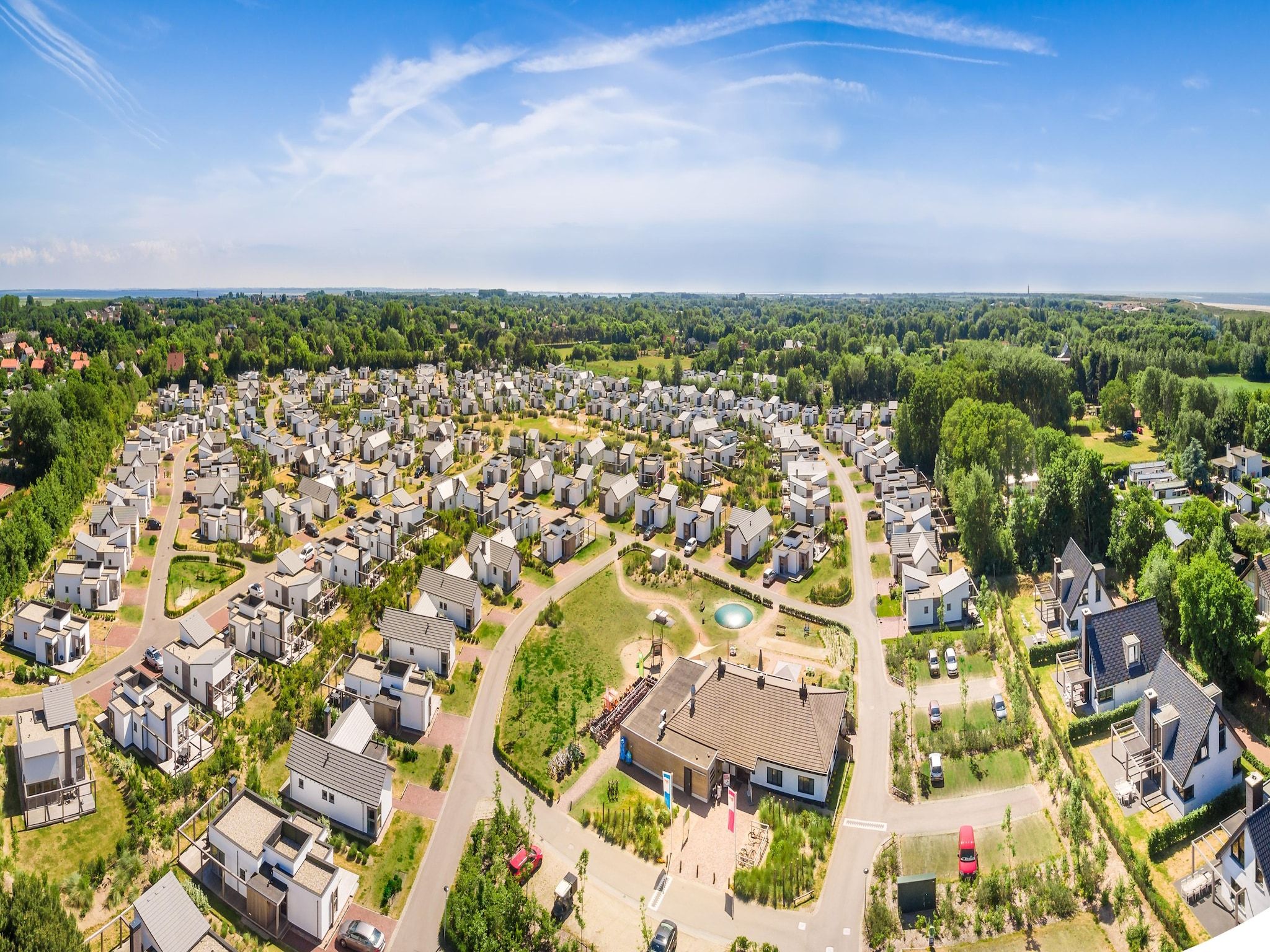 De buitenkant van Strandpark Duynhille 3 in Ouddorp