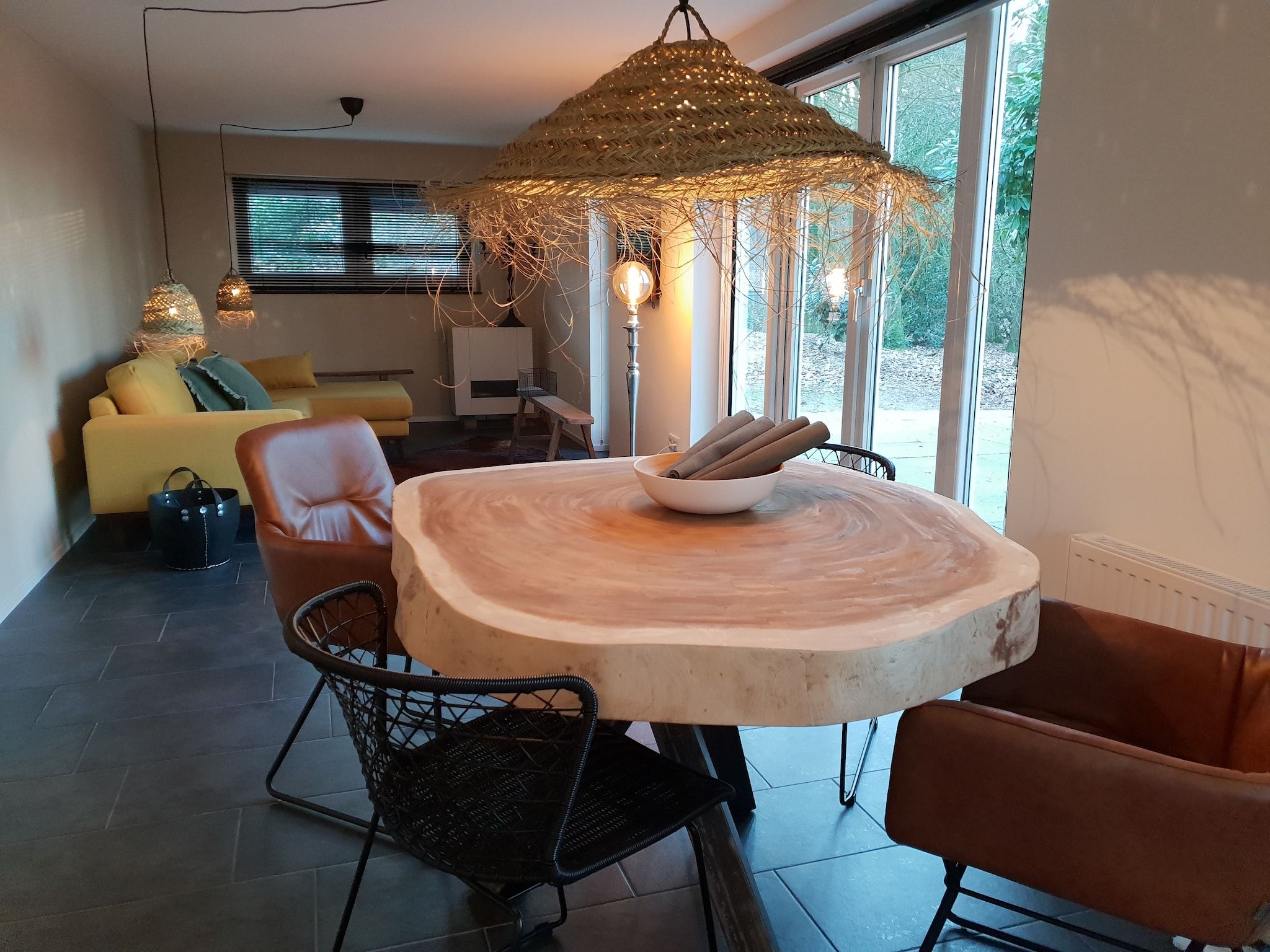 De eetkamer van Dorpswoning In het Bos in Leende