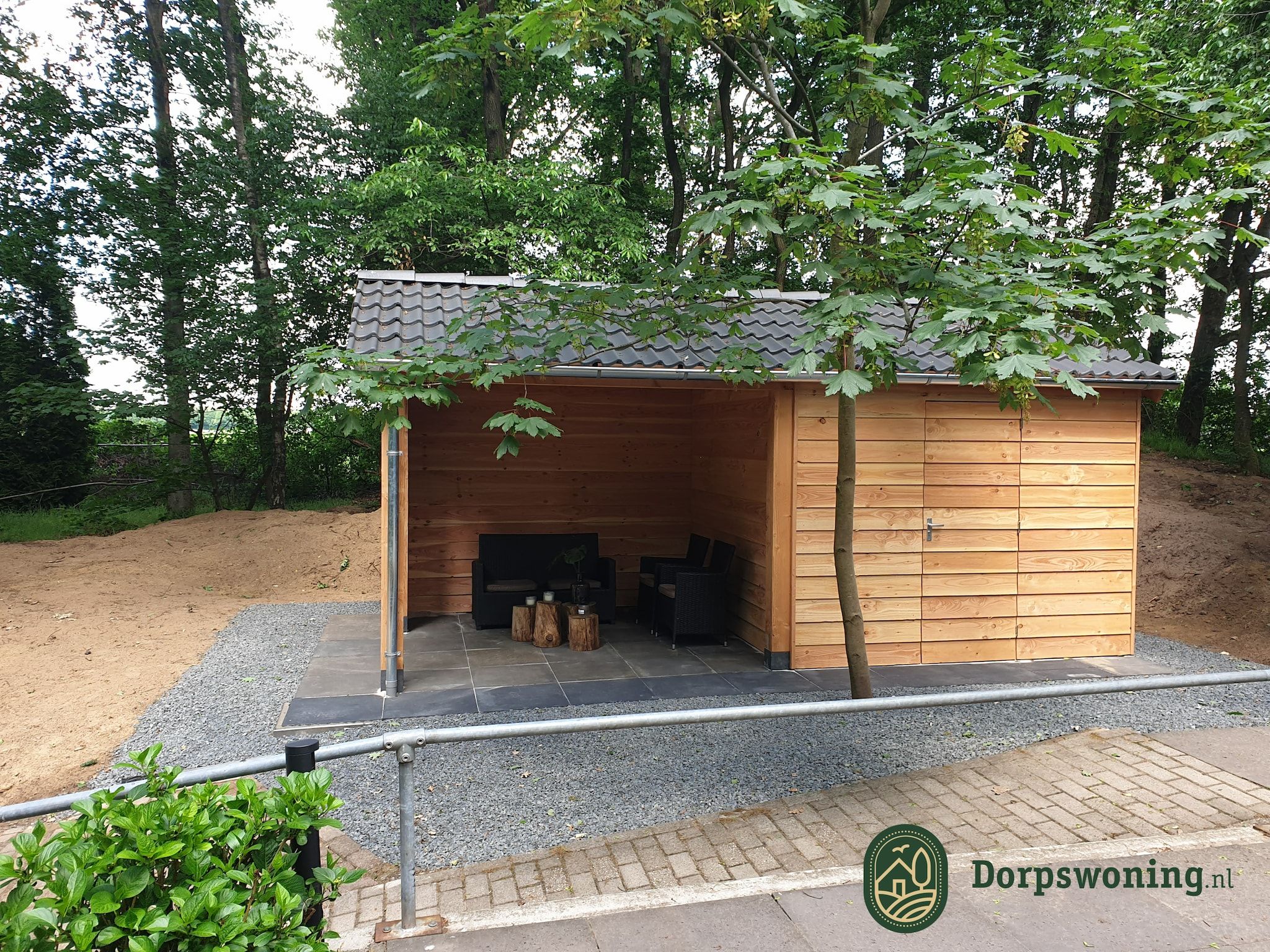 Het terras van Dorpswoning In het Bos in Leende