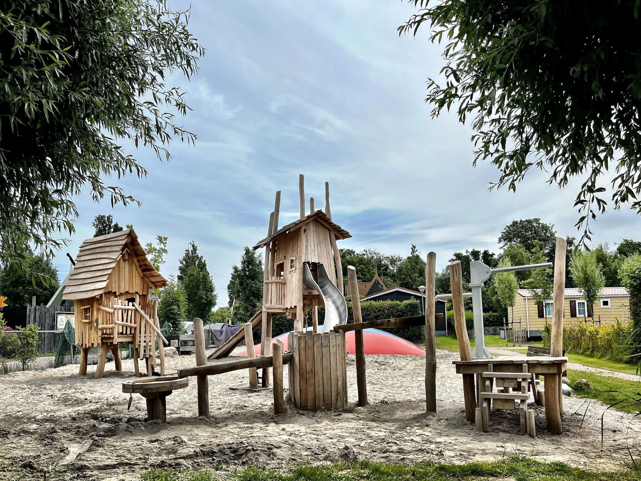 Parkfaciliteiten bij Recreatiepark Wiringherlant - Villa 18 in Hippolytushoef