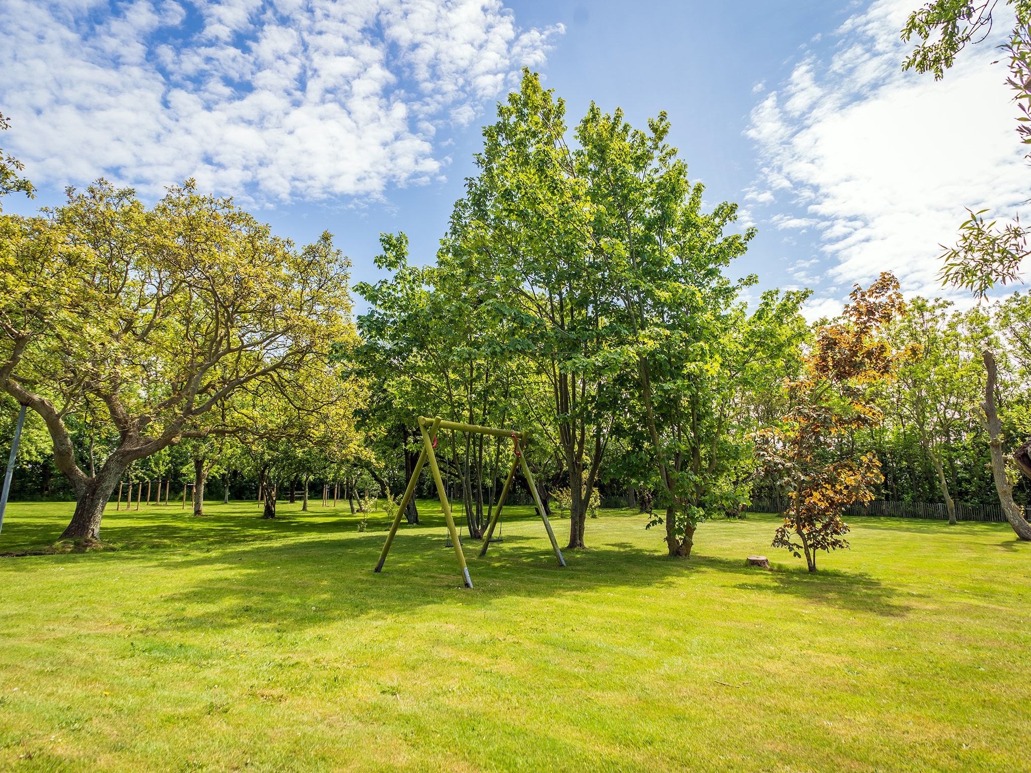 De tuin van Appartement Hoeve Holland R1 in De Cocksdorp - Texel