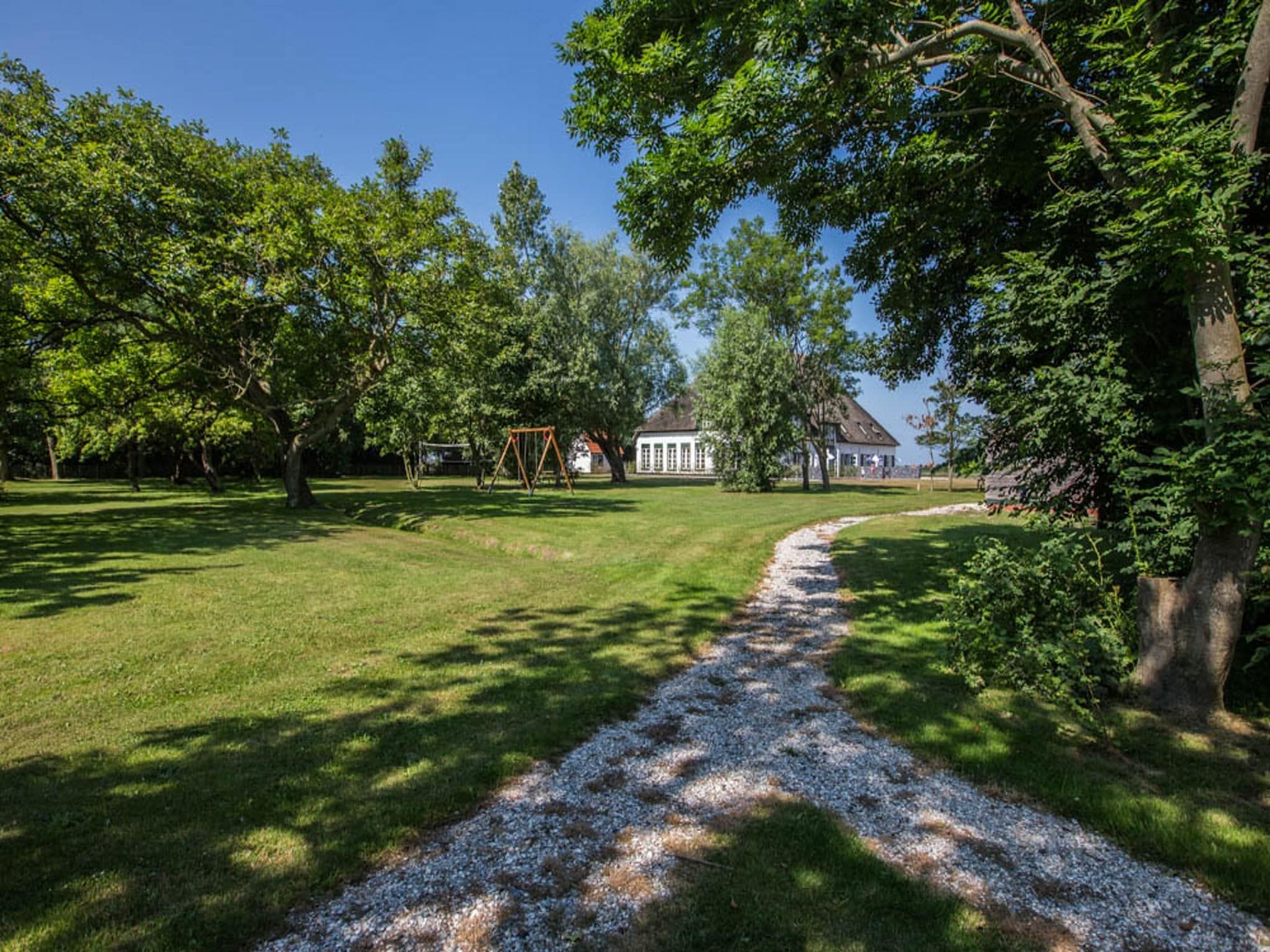 De tuin van App Hoeve Holland T4 in De Cocksdorp Texel