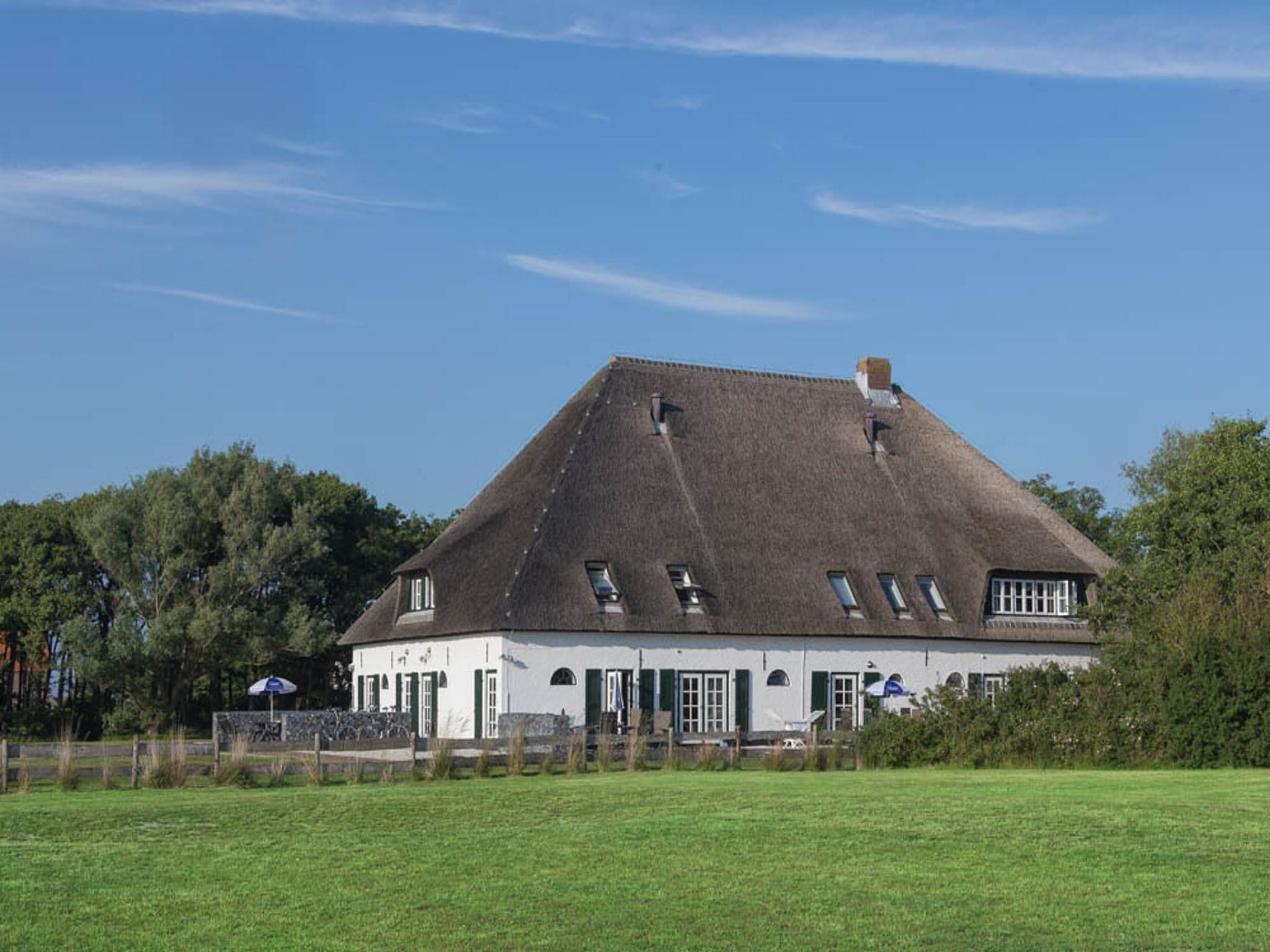 De buitenkant van App Hoeve Holland T4 in De Cocksdorp Texel