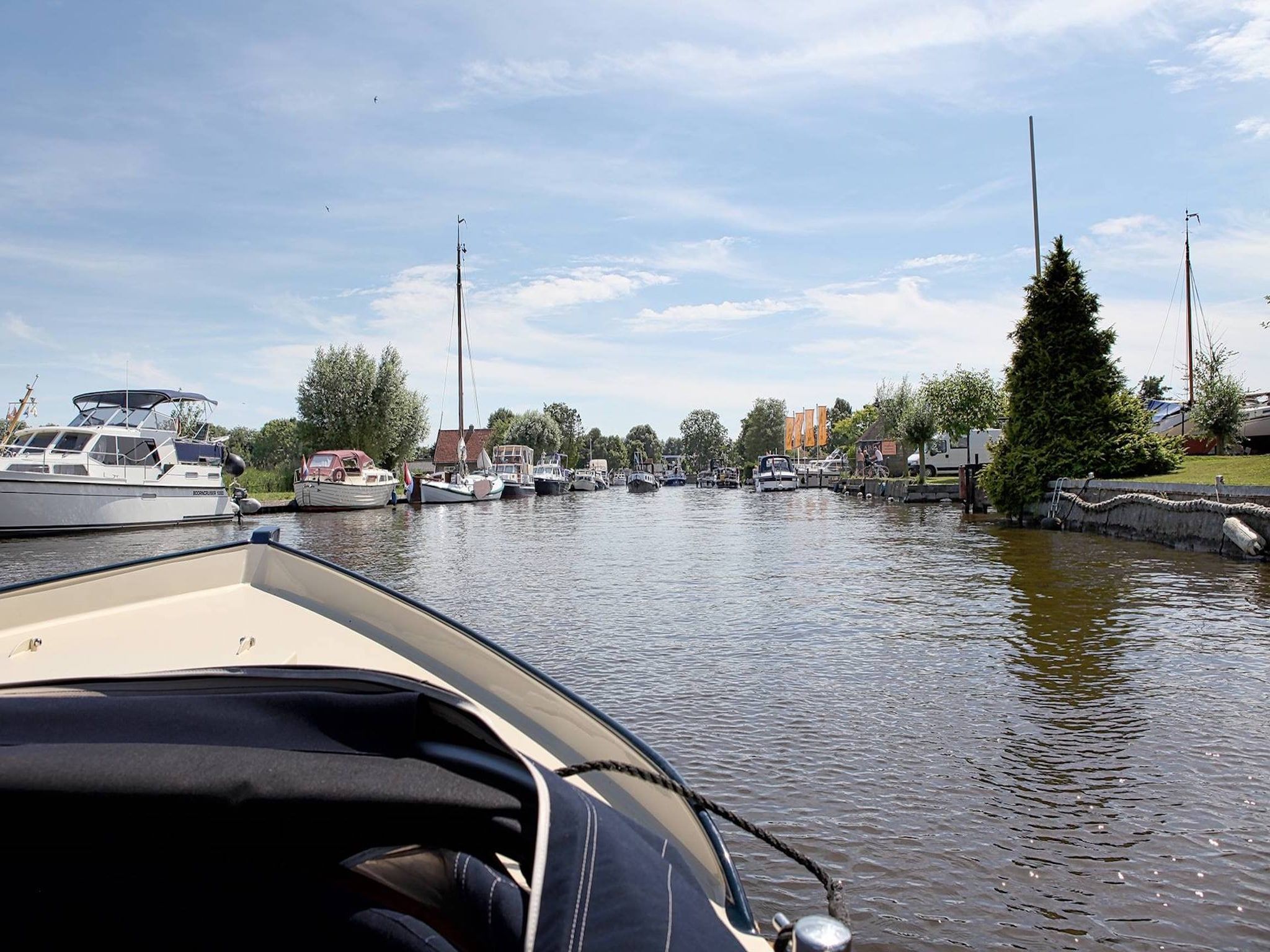 De omgeving van Waterstaete Ossenzijl 1 in Ossenzijl