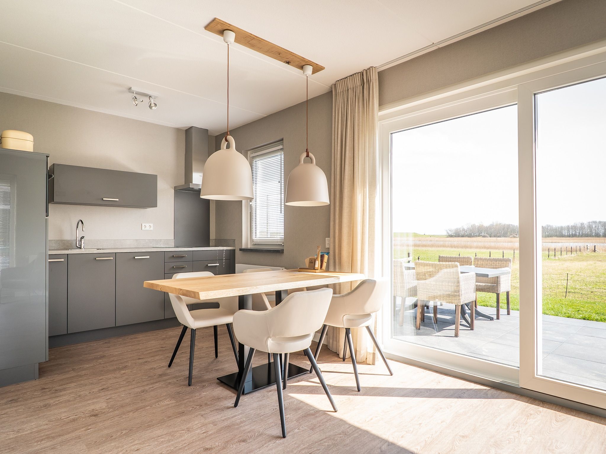 De keuken van Bungalow Roggesloot A-8a in De Cocksdorp Texel