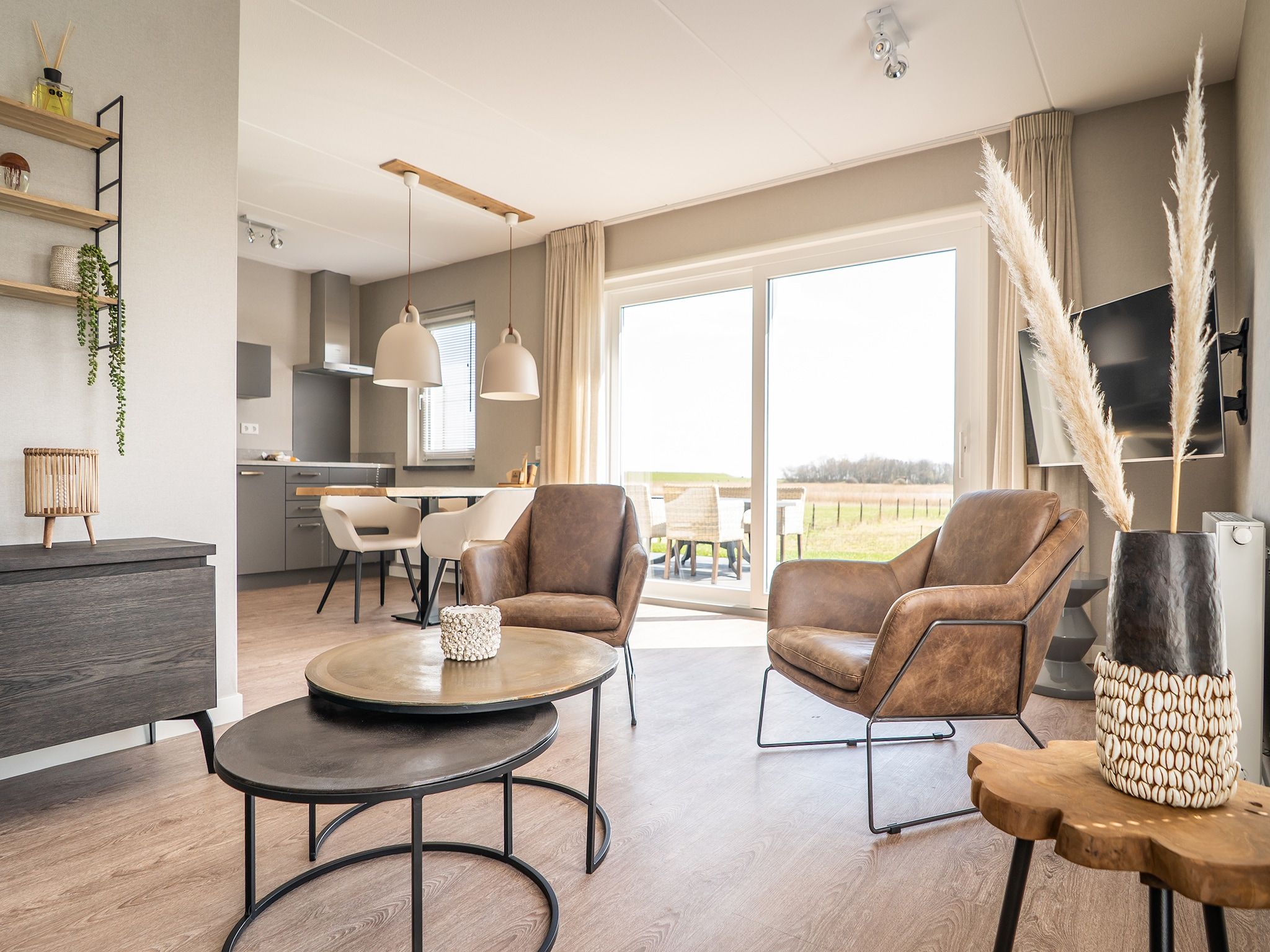 De woonkamer van Bungalow Roggesloot A-8a in De Cocksdorp Texel