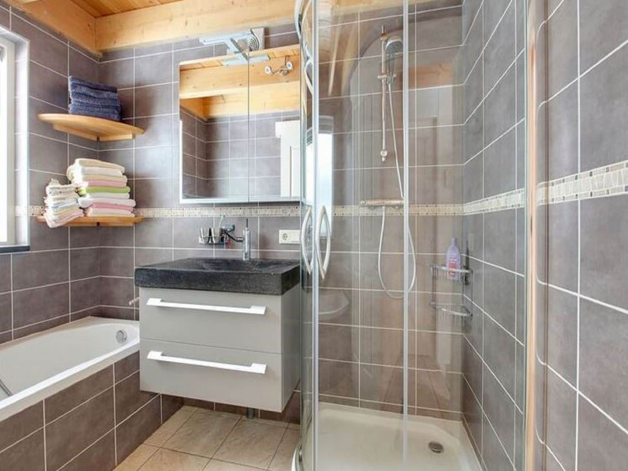 De badkamer van Prachtig vrijstaand huis met tuin op de Veluwe in Epe