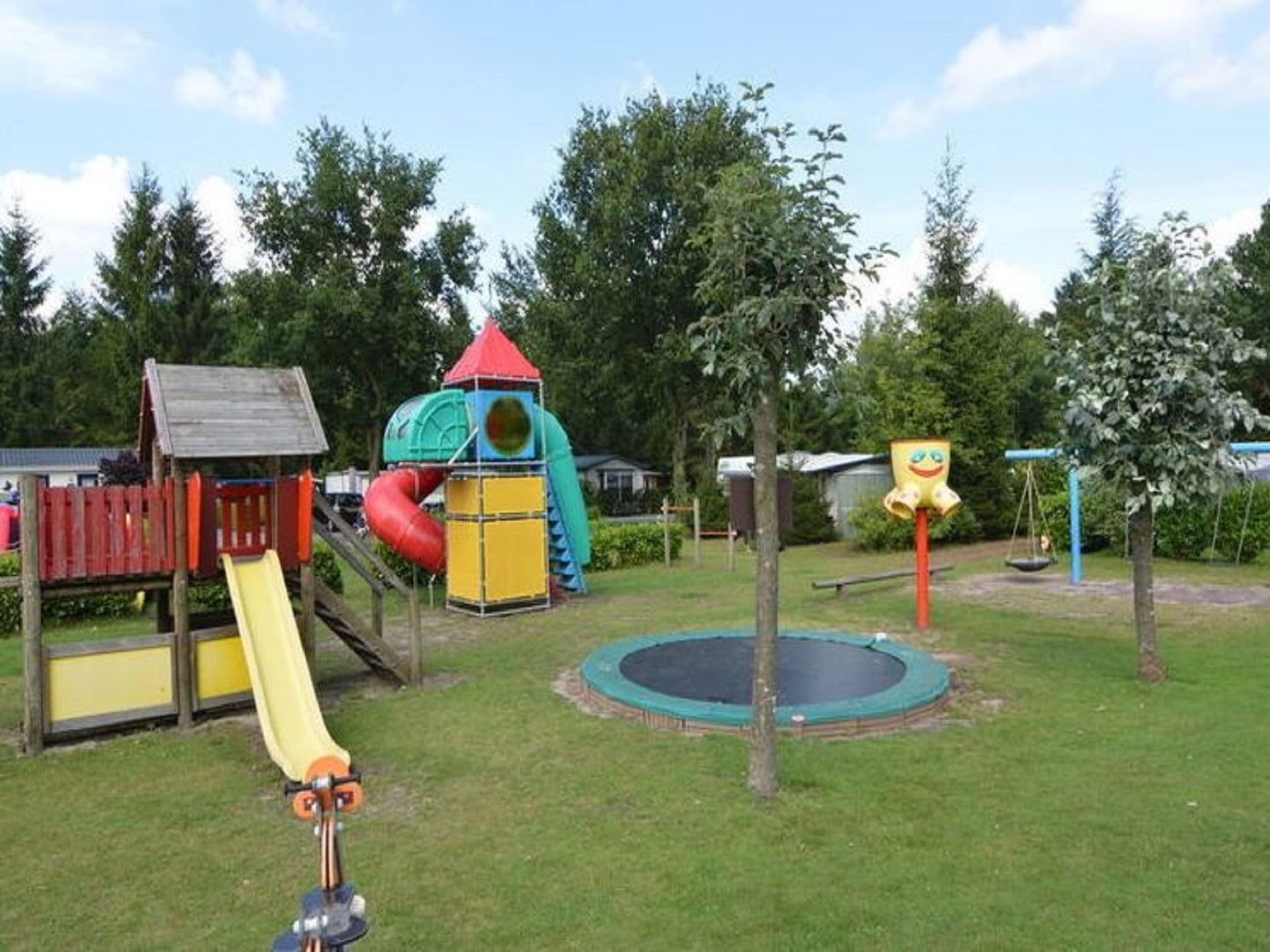 Parkfaciliteiten bij Prachtig vrijstaand huis met tuin op de Veluwe in Epe