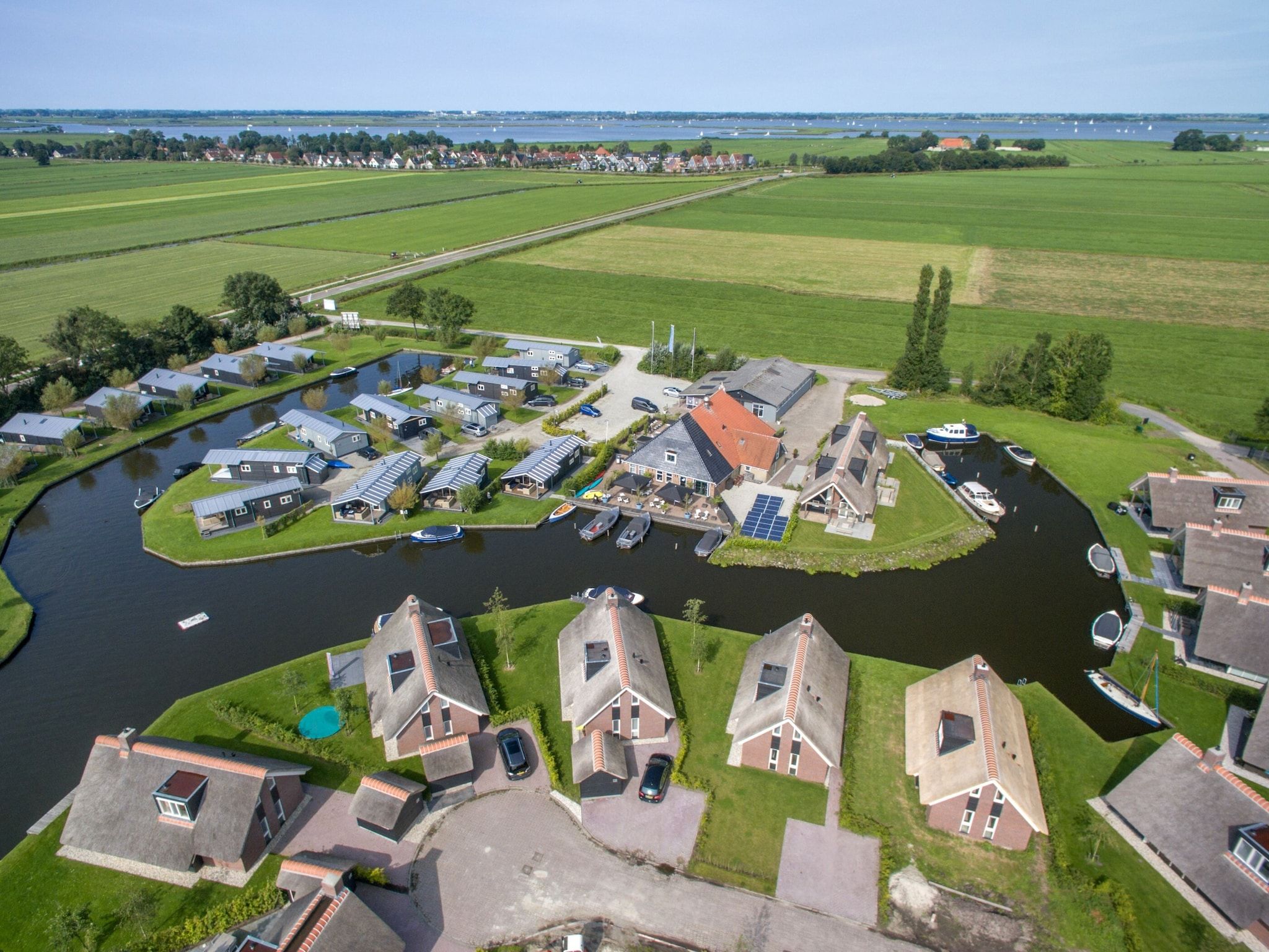 De buitenkant van Waterpark Terkaple 2 in Terkaple