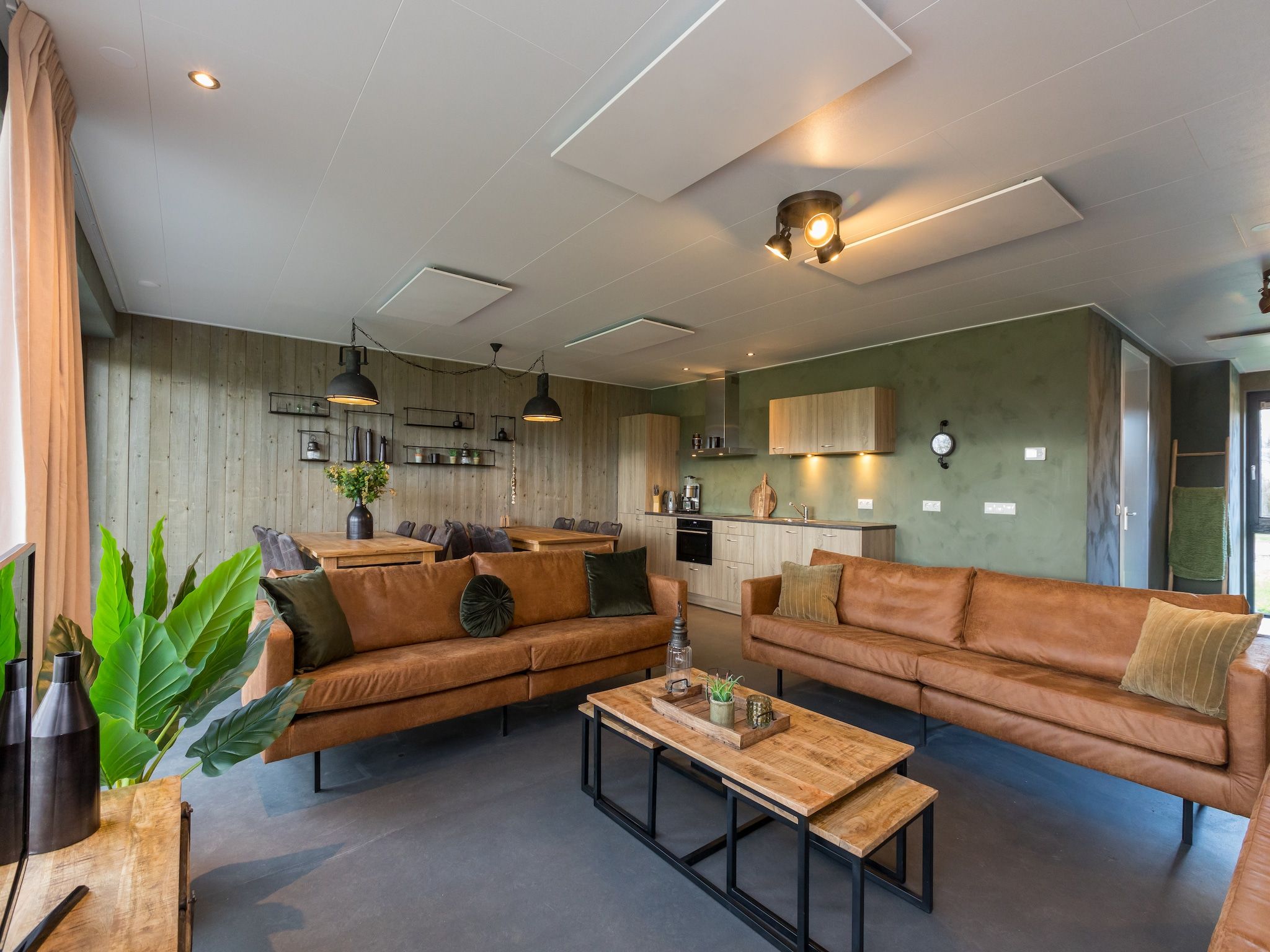 De woonkamer van Vroondijk 2-Zeebloesem in Vrouwenpolder