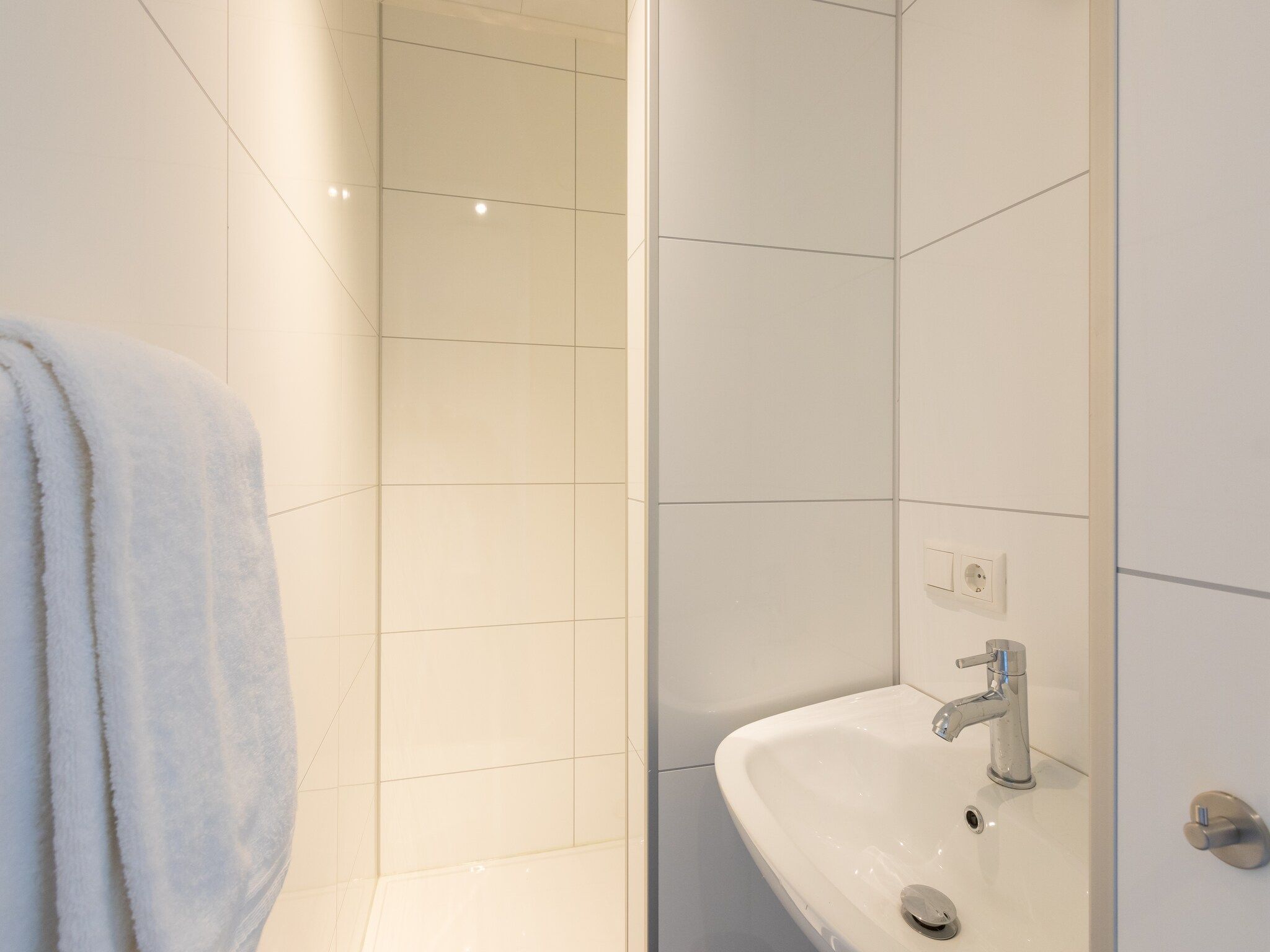 De badkamer van Vroondijk 2-Zeebloesem in Vrouwenpolder