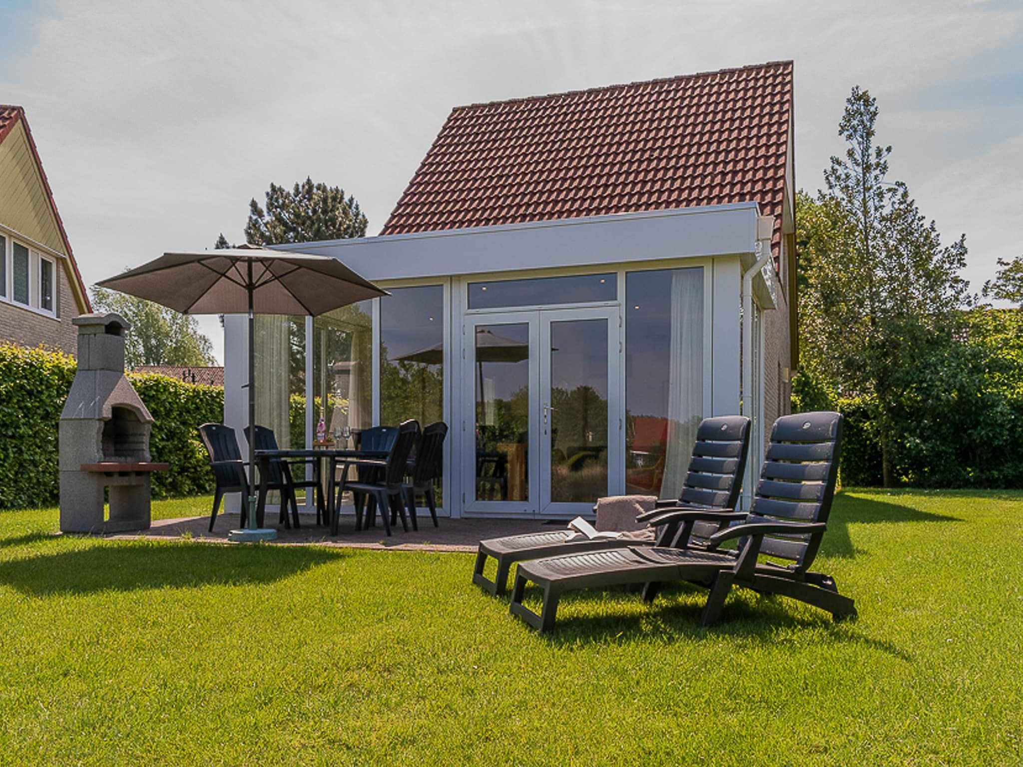 De buitenkant van Vakantiepark Emslandermeer 3 in Vlagtwedde