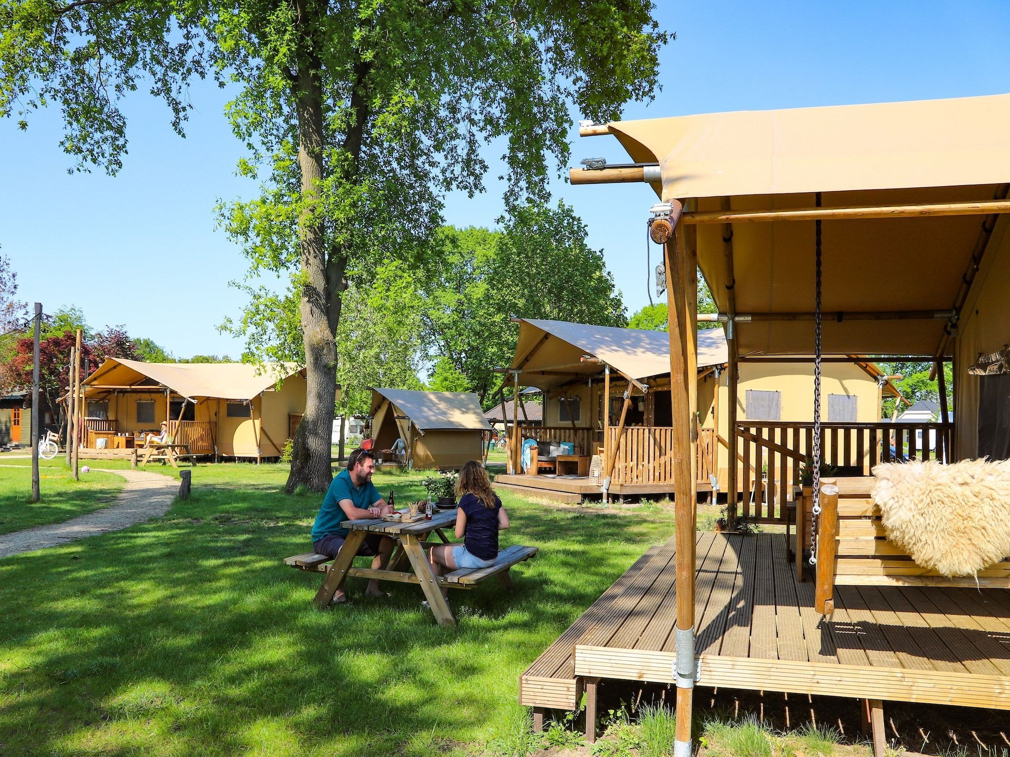 De tuin van Vakantiepark Sandberghe 10 in Uden