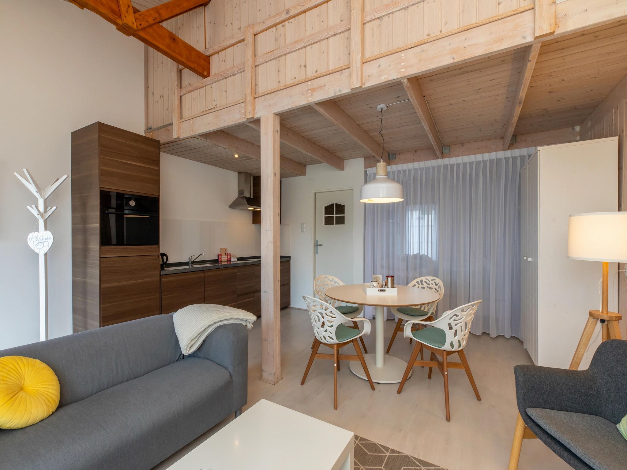 De woonkamer van Molenweg 27a in Zoutelande
