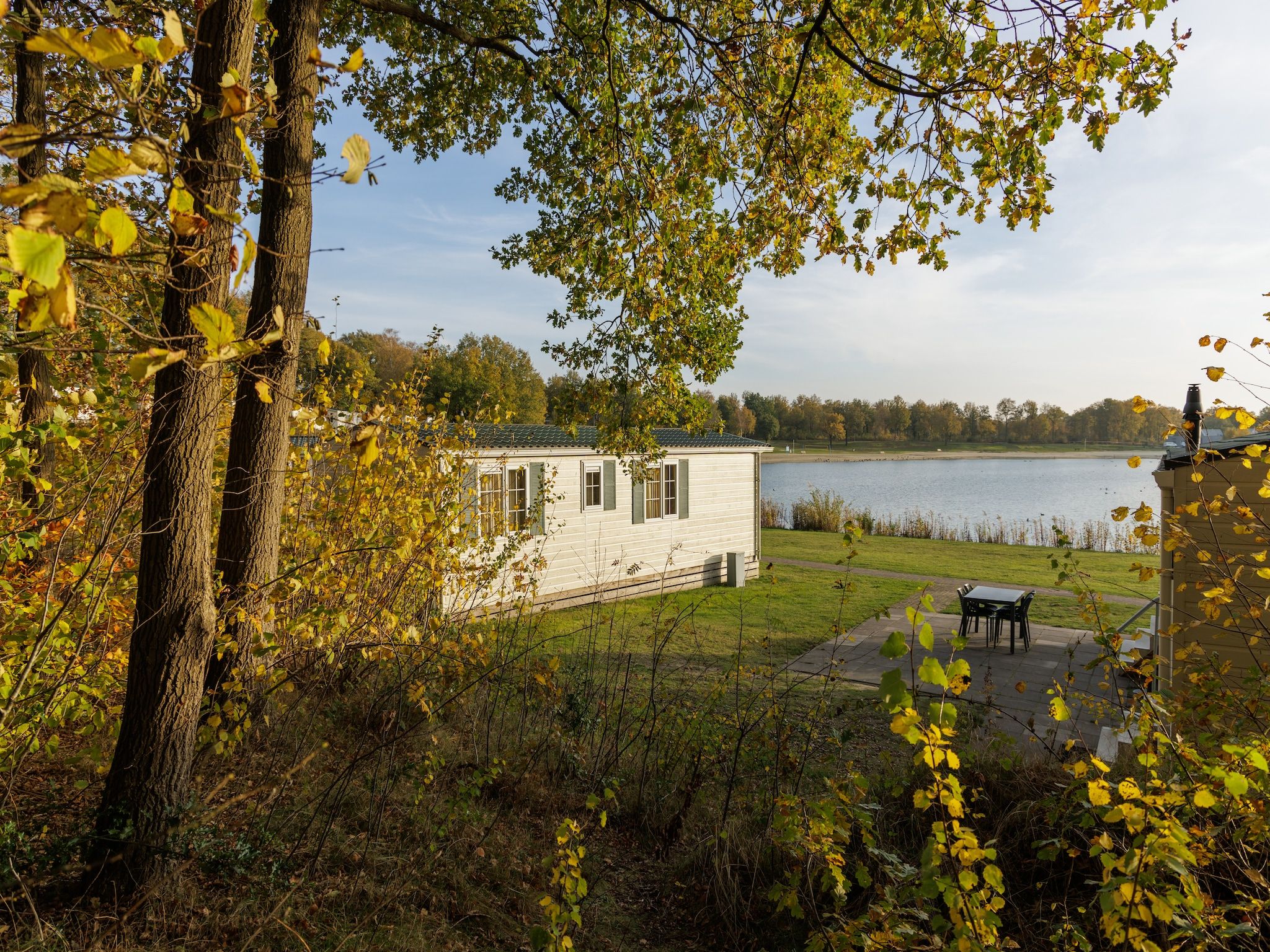 De buitenkant van Vakantiepark Hunzedal 13 in Borger