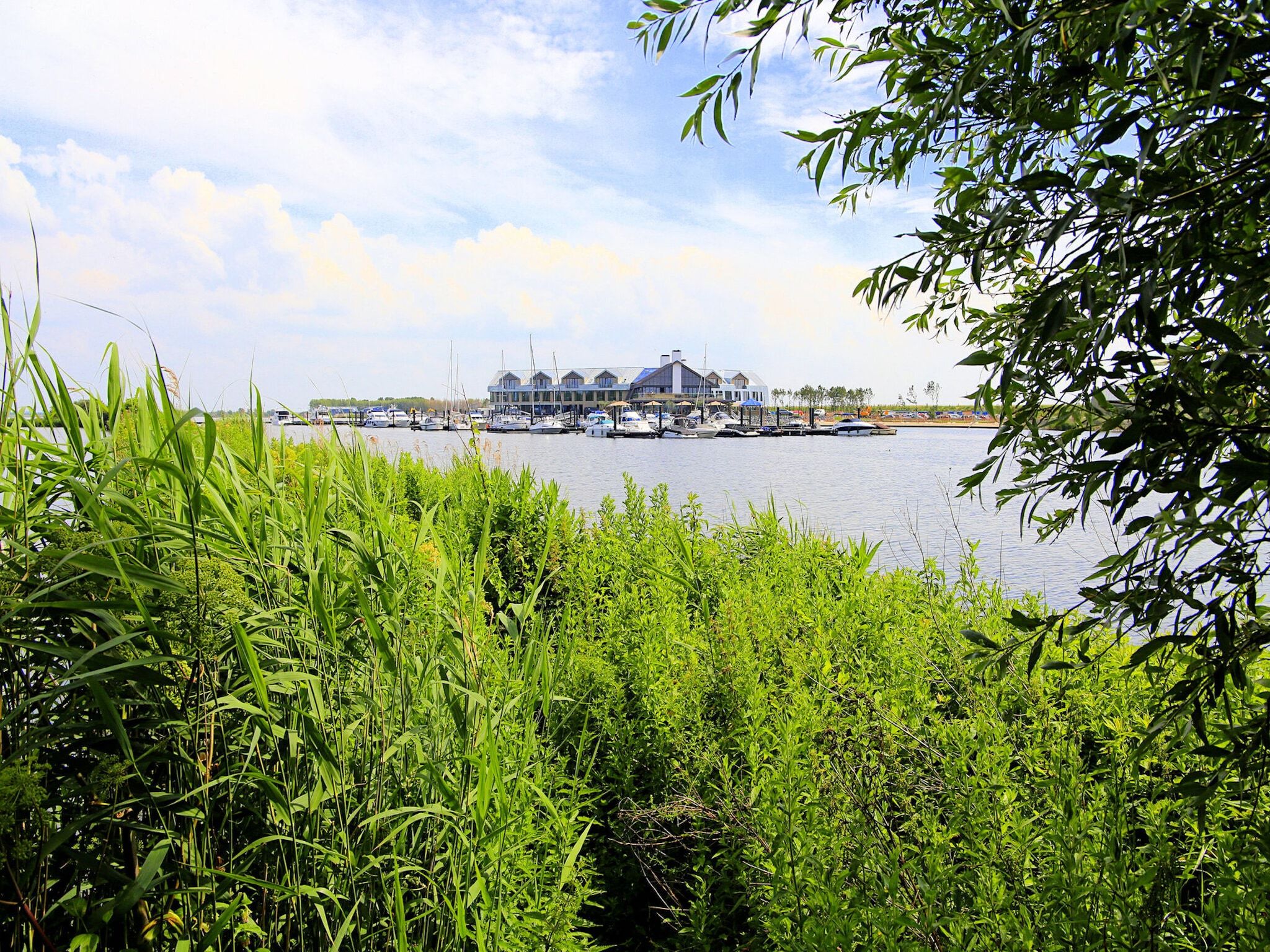 Parkfaciliteiten bij Resort Waterrijk Oesterdam 13 in Tholen