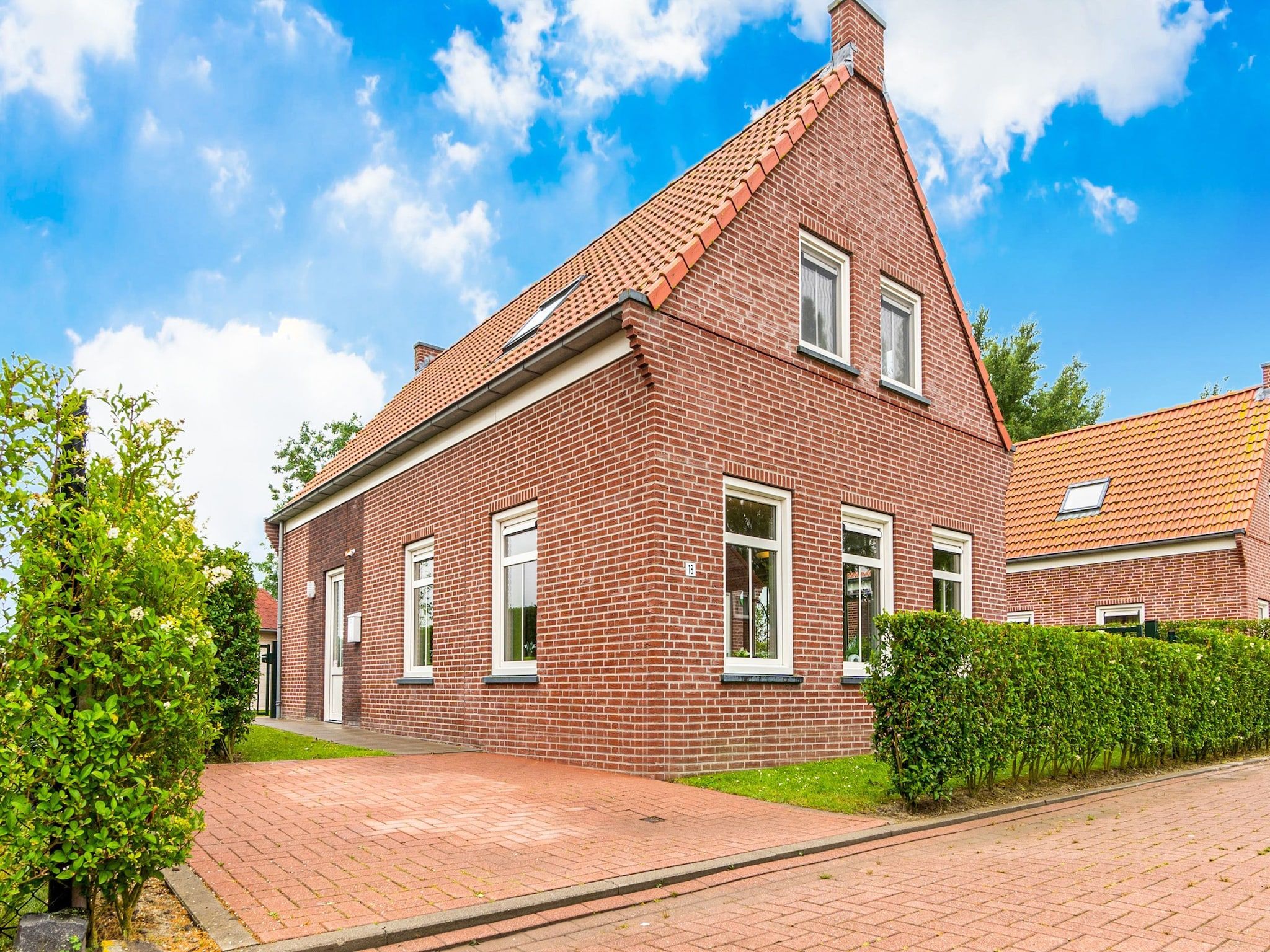 De buitenkant van Krokus 18 in Breskens