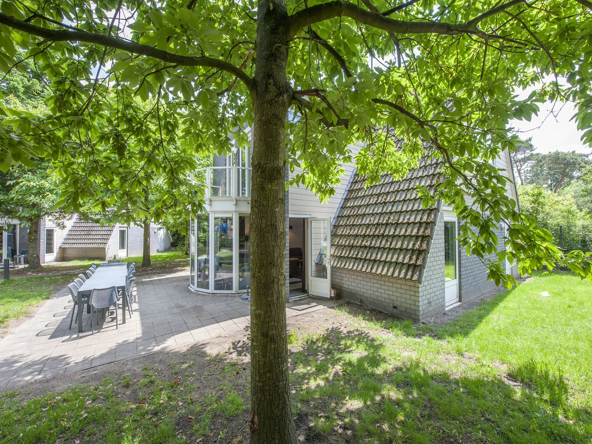 De buitenkant van Vakantiepark de Katjeskelder 13 in Oosterhout