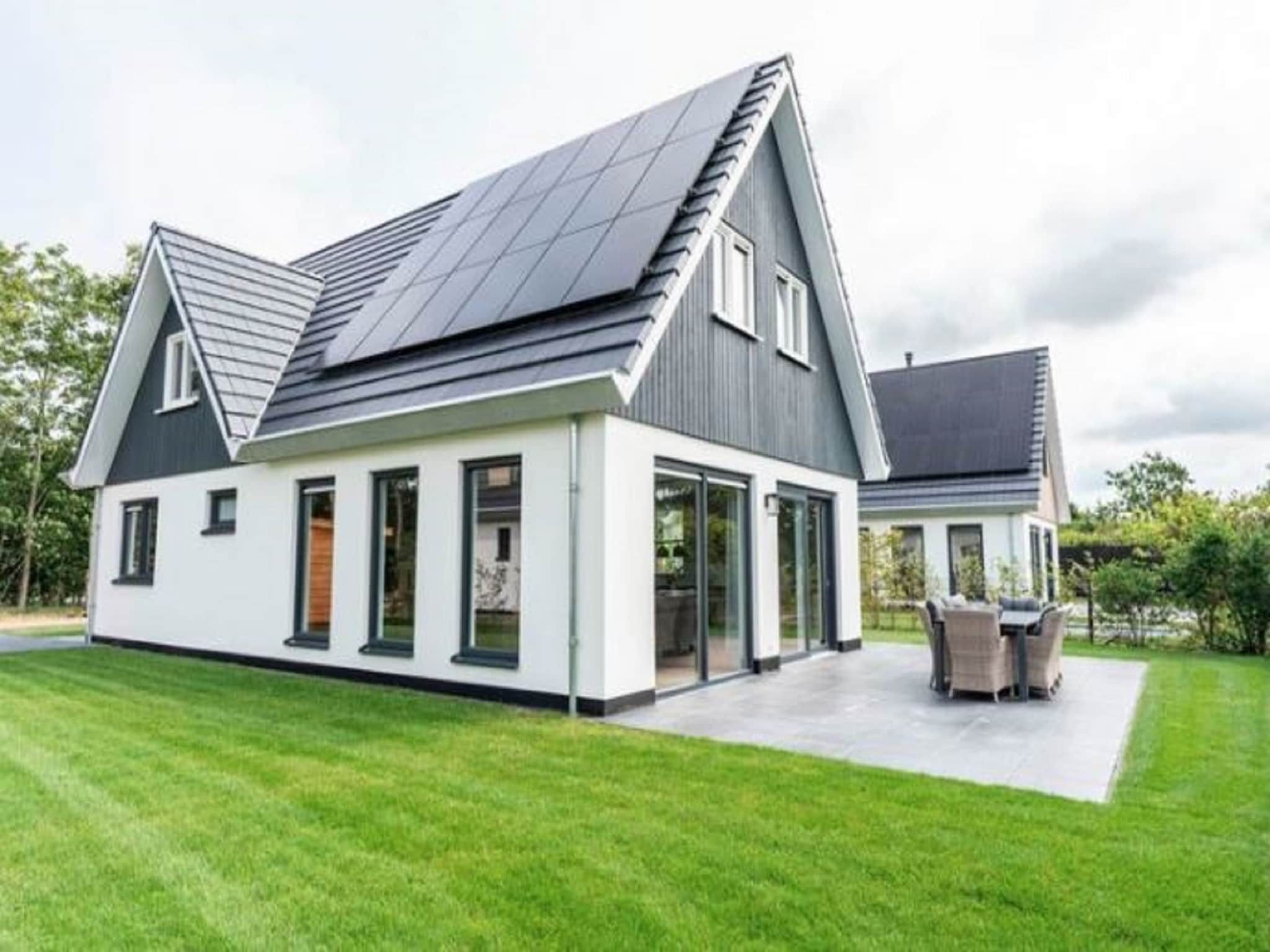 De buitenkant van So What 17 in De Koog Texel