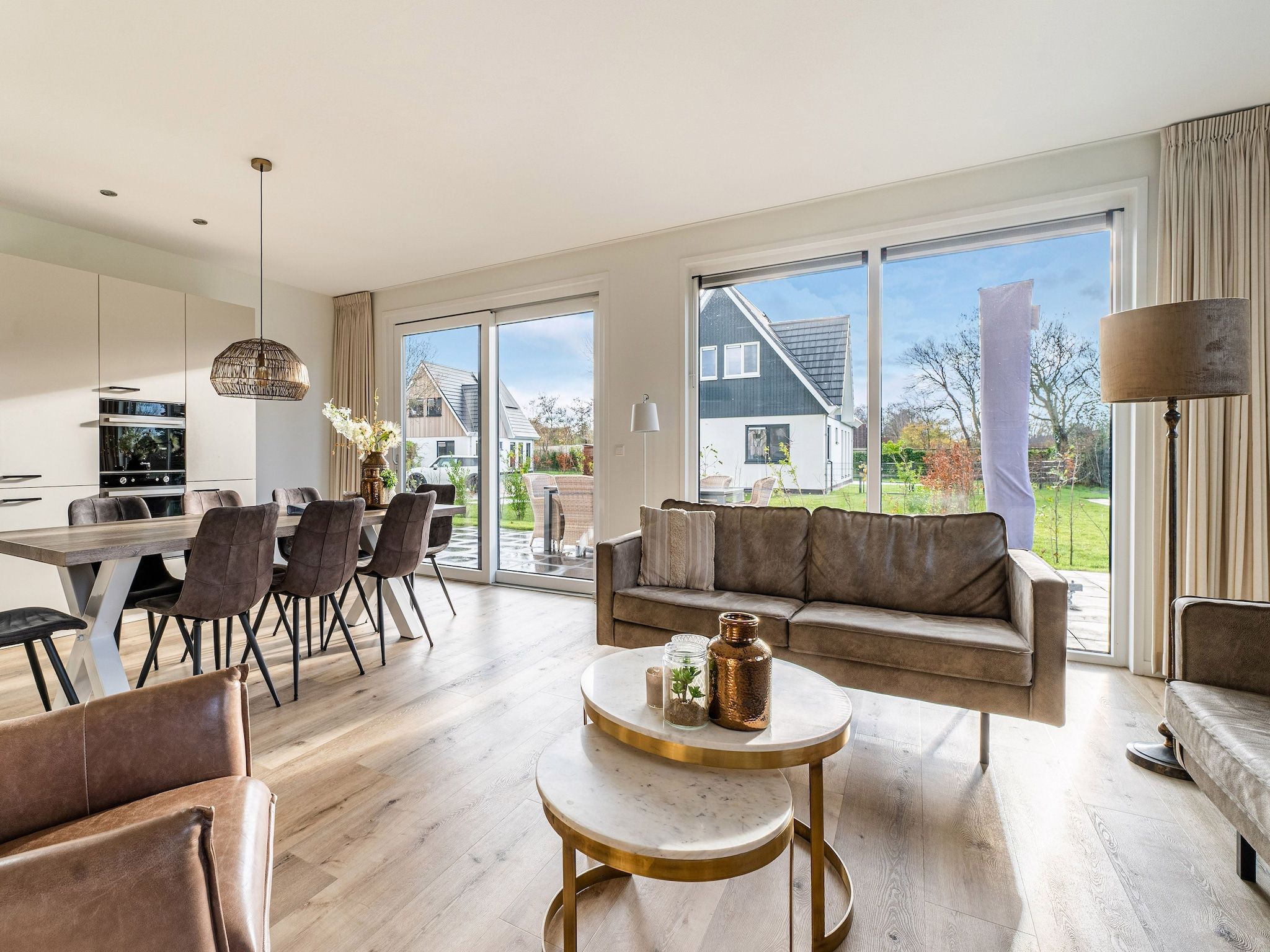 De woonkamer van So What 21A in De Koog Texel