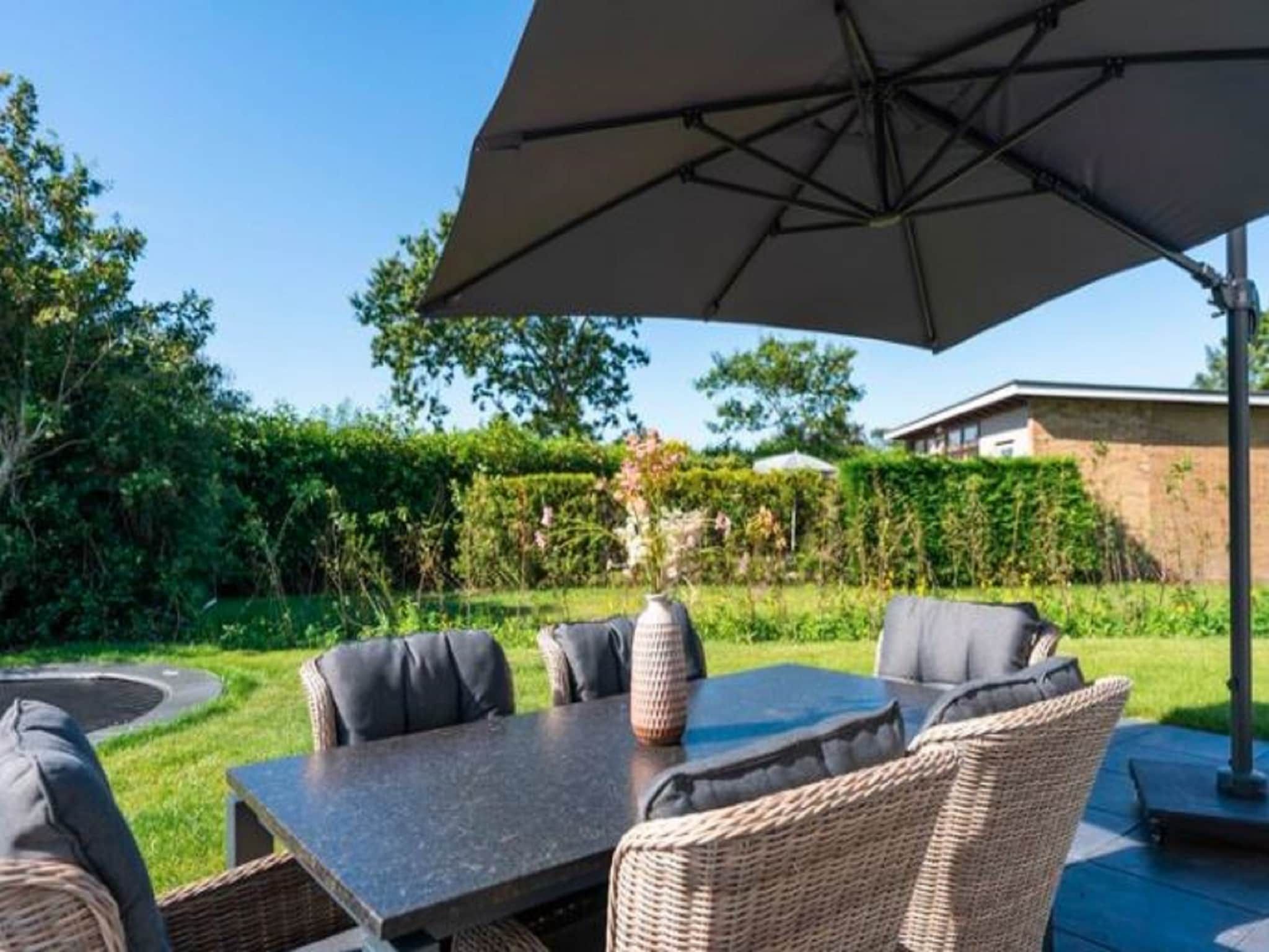 Het terras van So What 35A in De Koog Texel