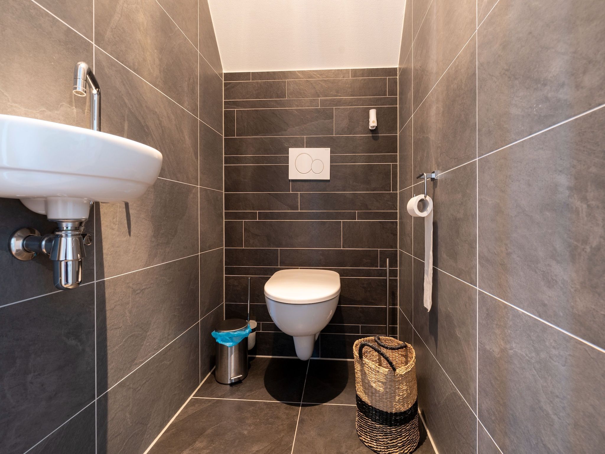 De badkamer van So What 41 in De Koog Texel