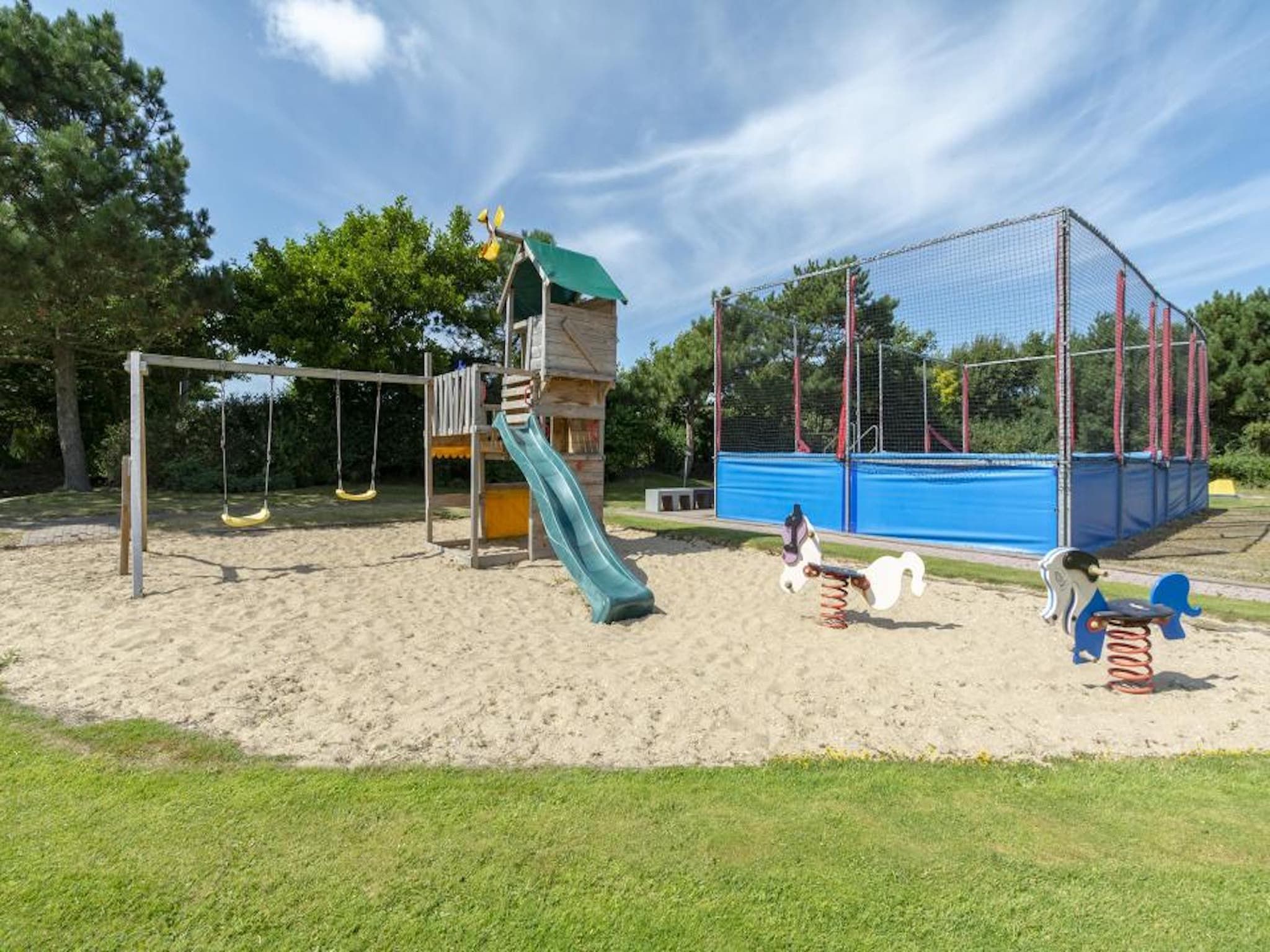 Parkfaciliteiten bij Strandslag 115 in Julianadorp aan Zee