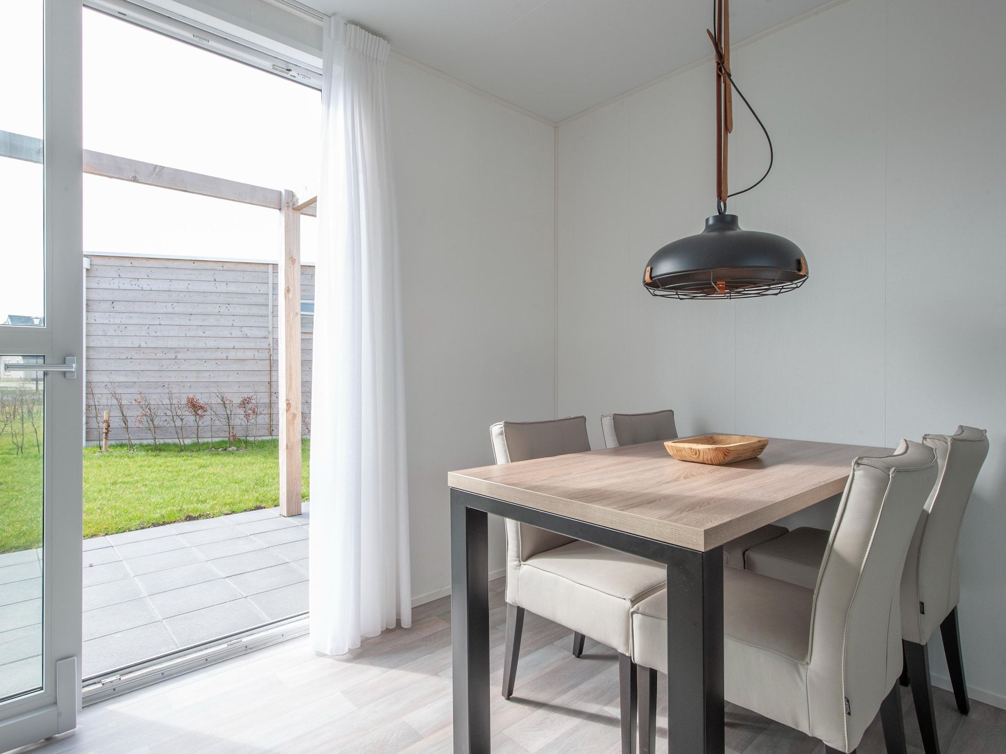 De eetkamer van Beach Resort Nieuwvliet-Bad 12 in Nieuwvliet-Bad