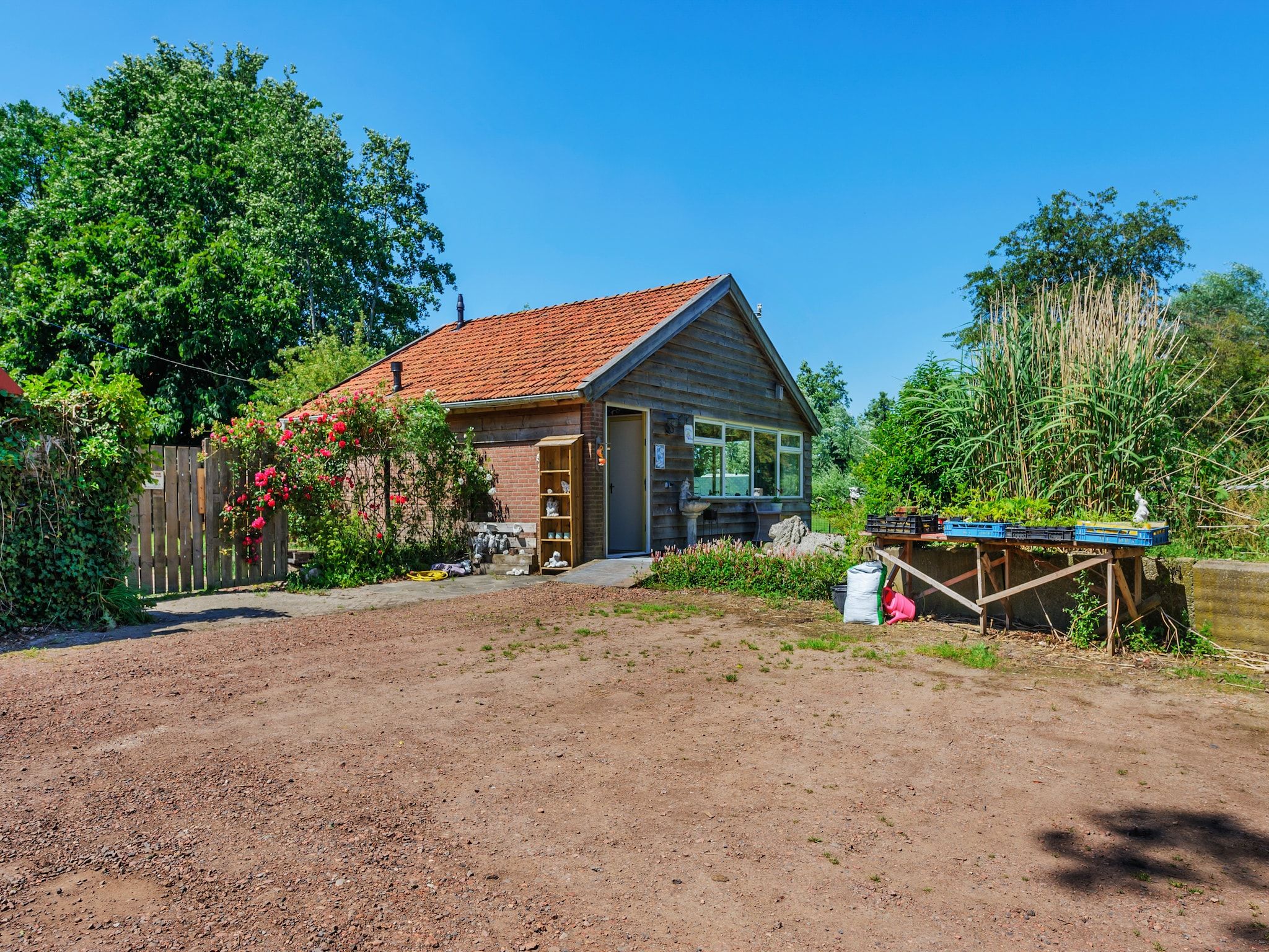 De buitenkant van De Welp in Eastermar