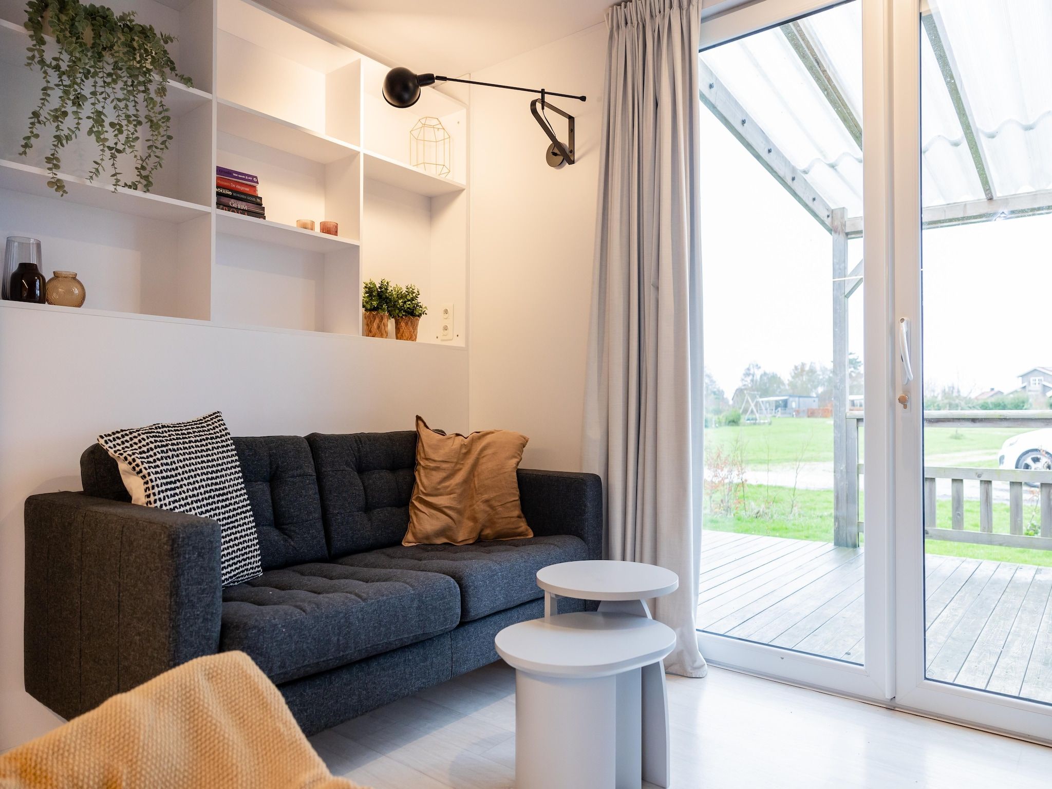 De woonkamer van Chalet Klaske in De Veenhoop