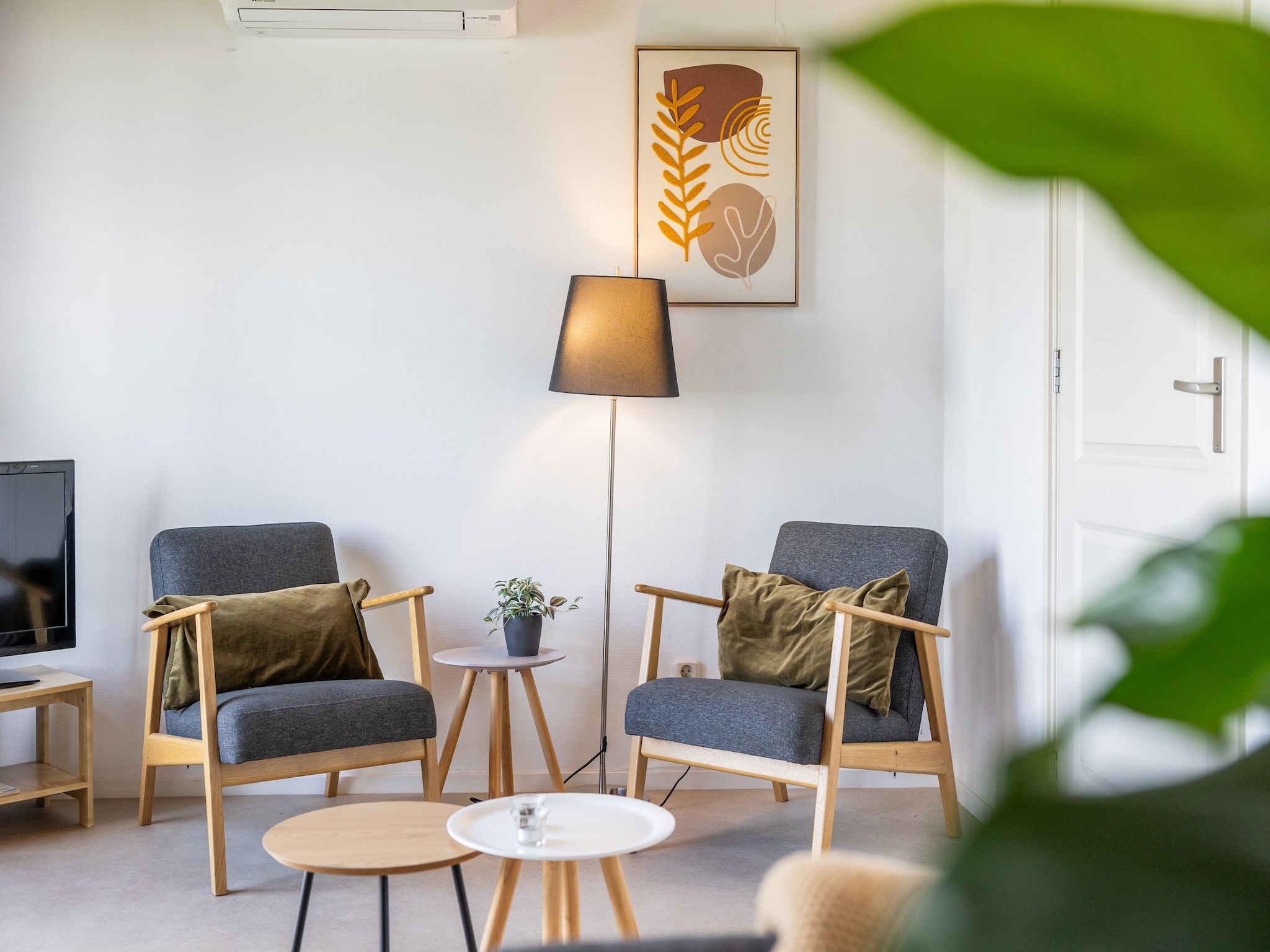 De woonkamer van Chalet Famke in De Veenhoop