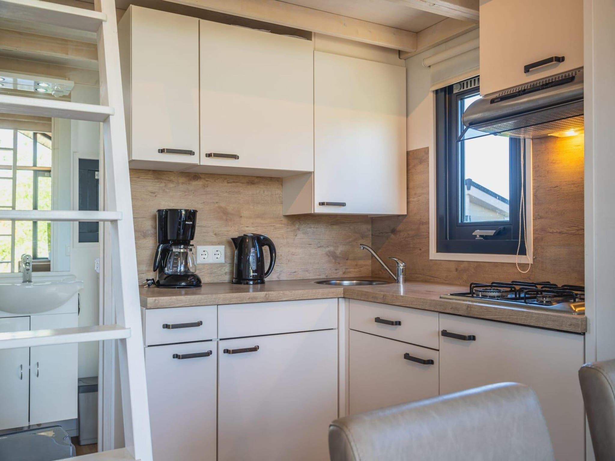De keuken van Tiny Lodge  4 personen in West-Graftdijk
