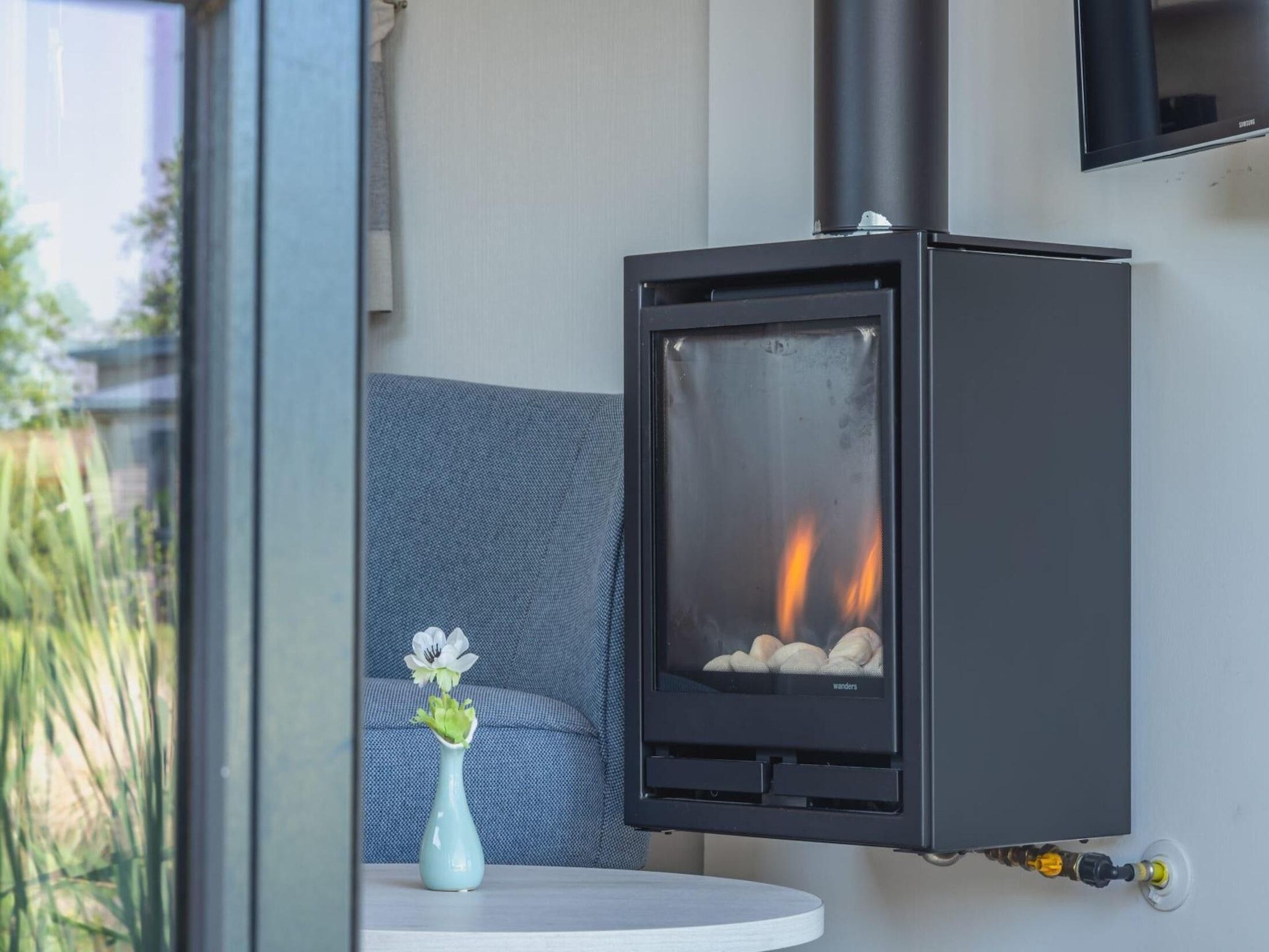 Voorzieningen bij Tiny Lodge  4 personen in West-Graftdijk
