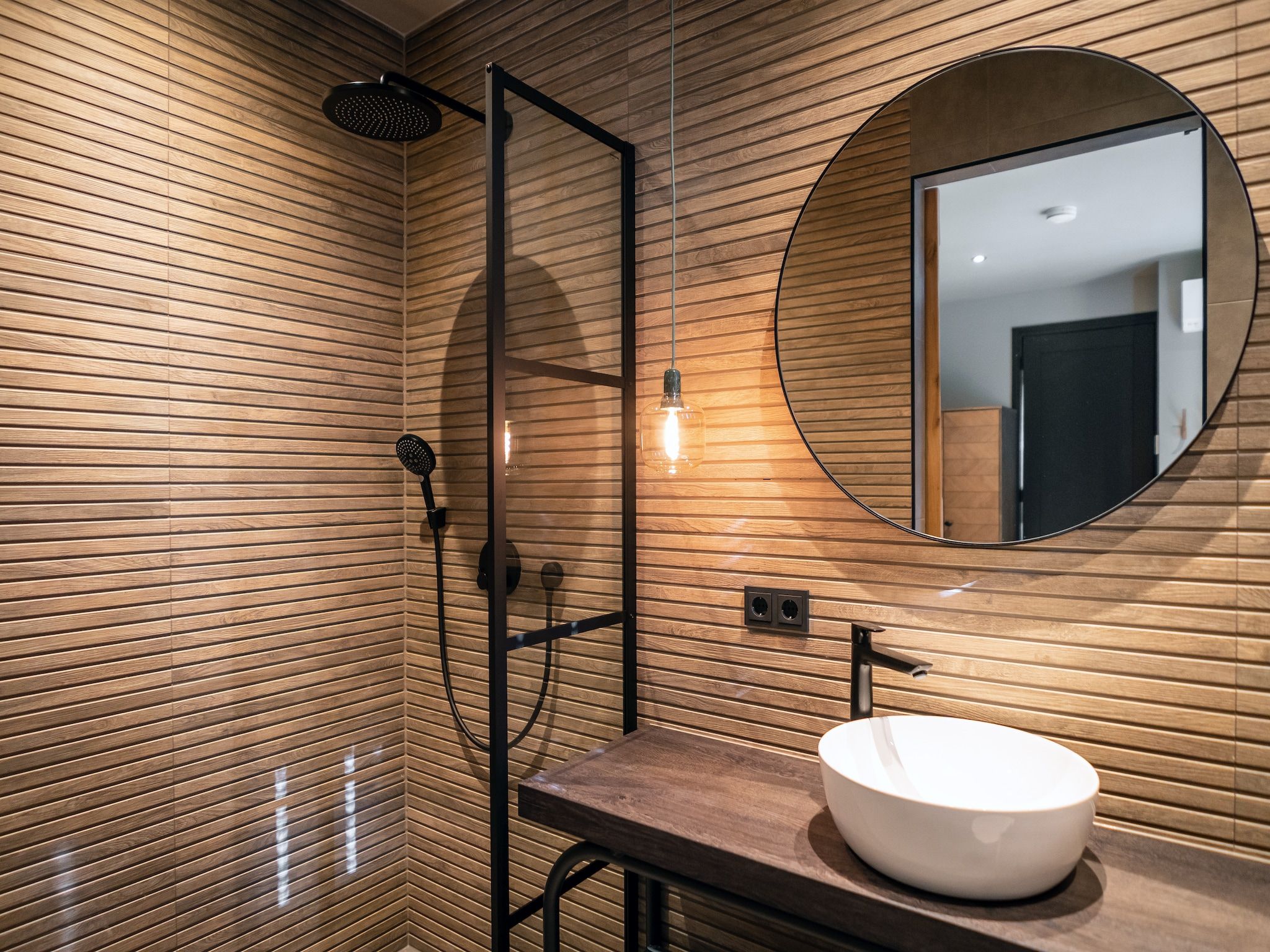 De badkamer van Buytenveldt H2 in De Cocksdorp Texel