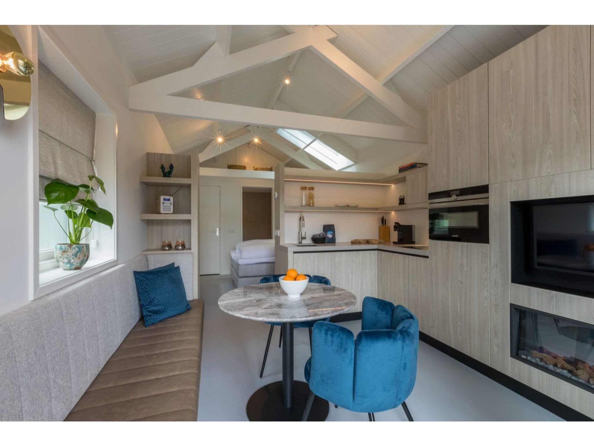 De woonkamer van Duinenburg 23 in Domburg