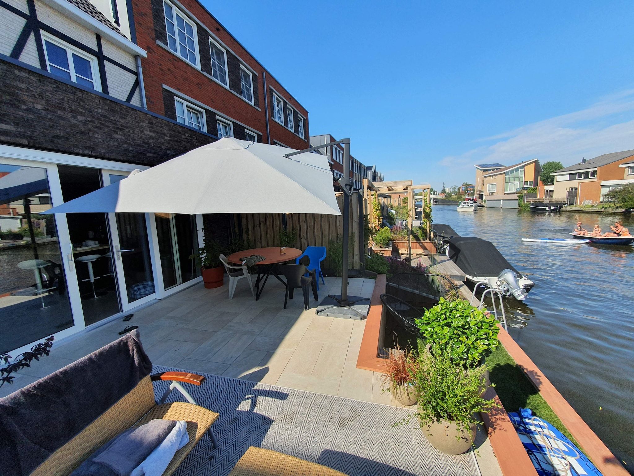 De tuin van Waterfront holiday home Alkmaar in Alkmaar