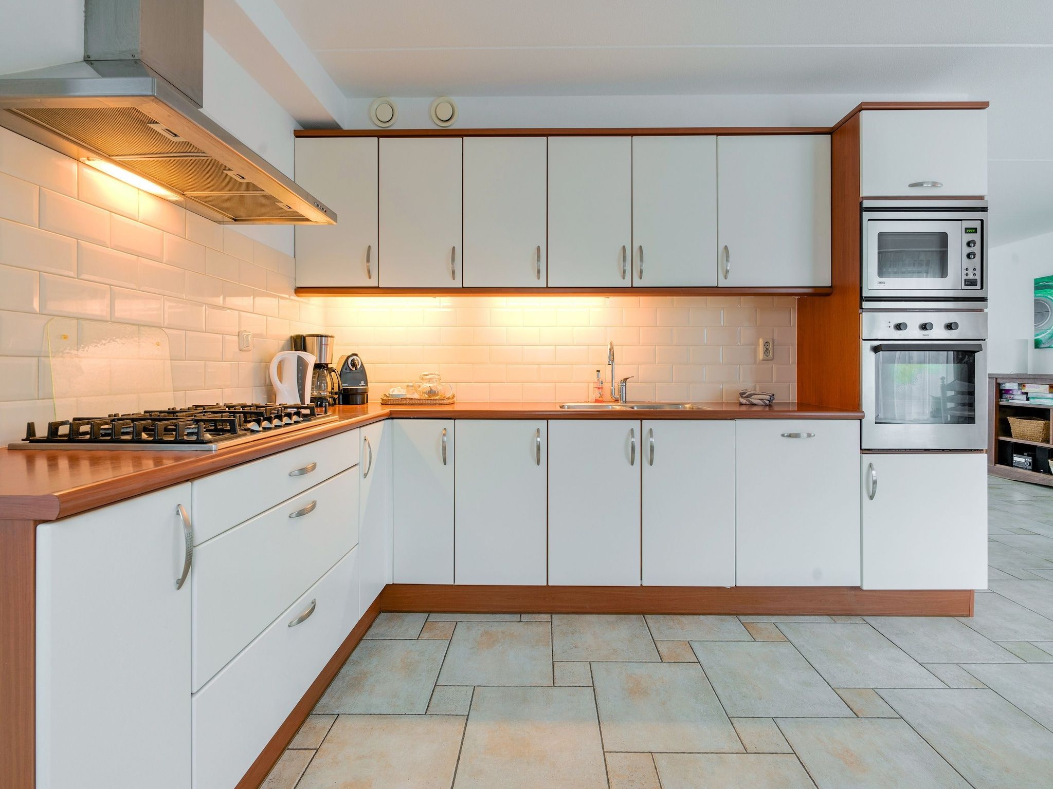 De keuken van Zonnig Hosterwold in Zeewolde