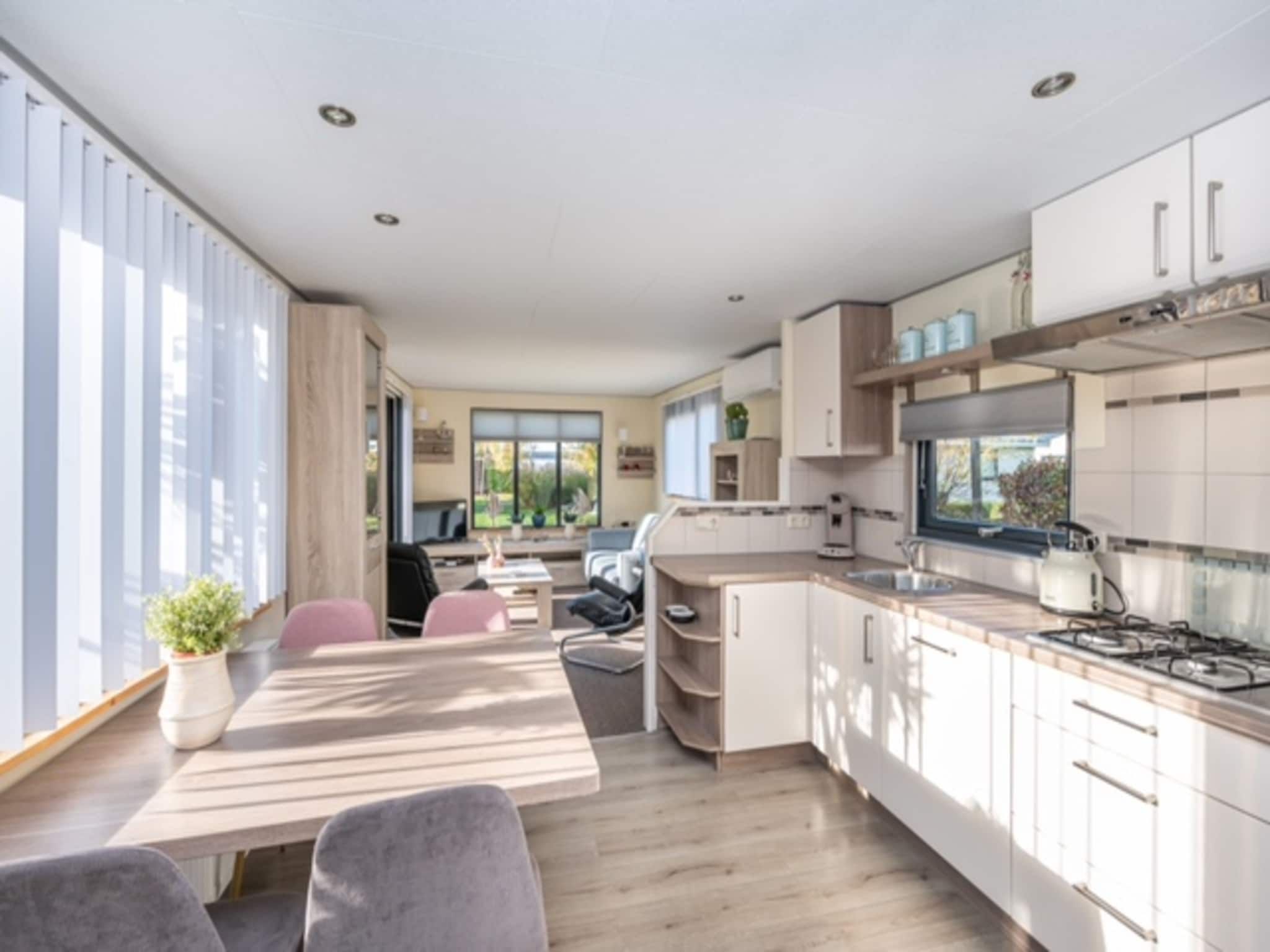 De keuken van Chalet Sea Rocks in Goedereede