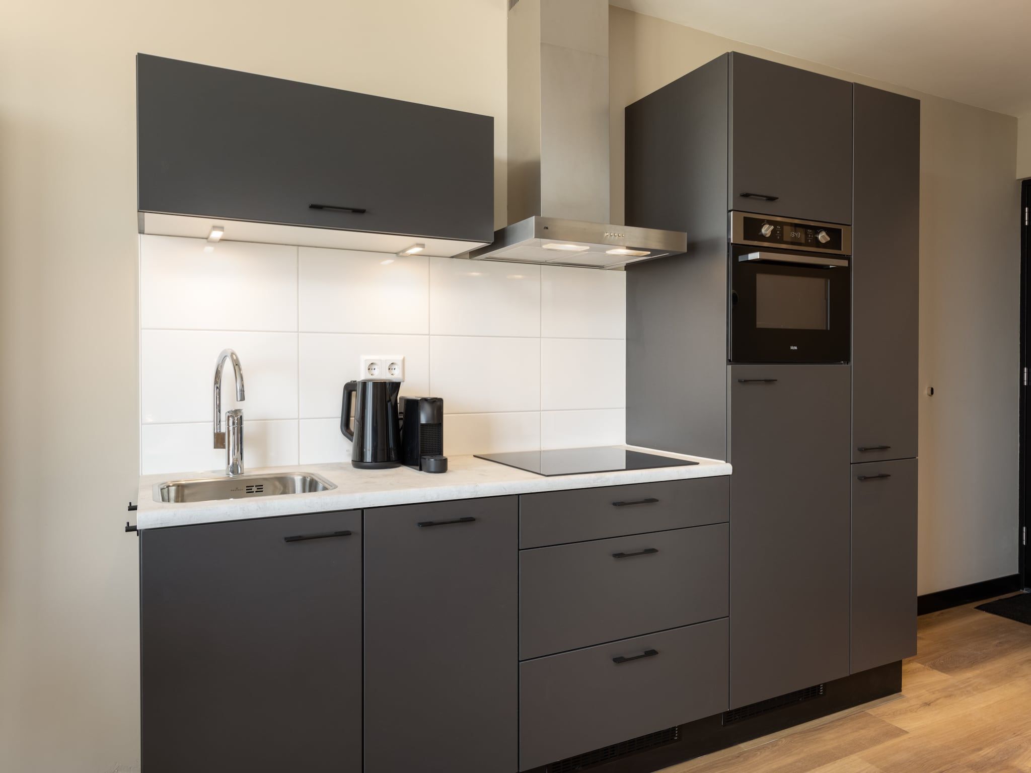 De keuken van Residentie de Graaf van Egmont 13 in Egmond aan zee