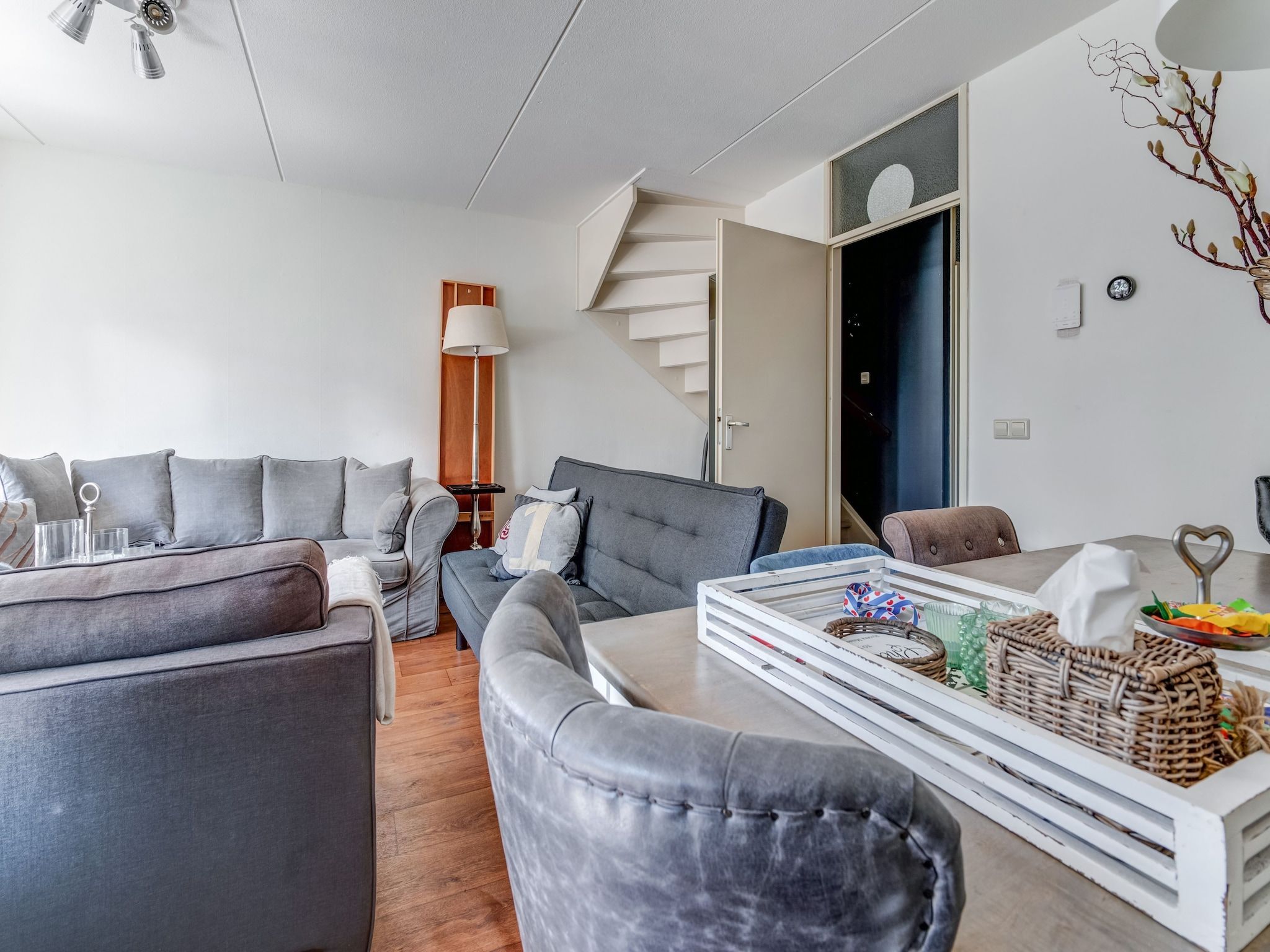 De woonkamer van Ruim appartement in centrum Leeuwarden in Leeuwarden