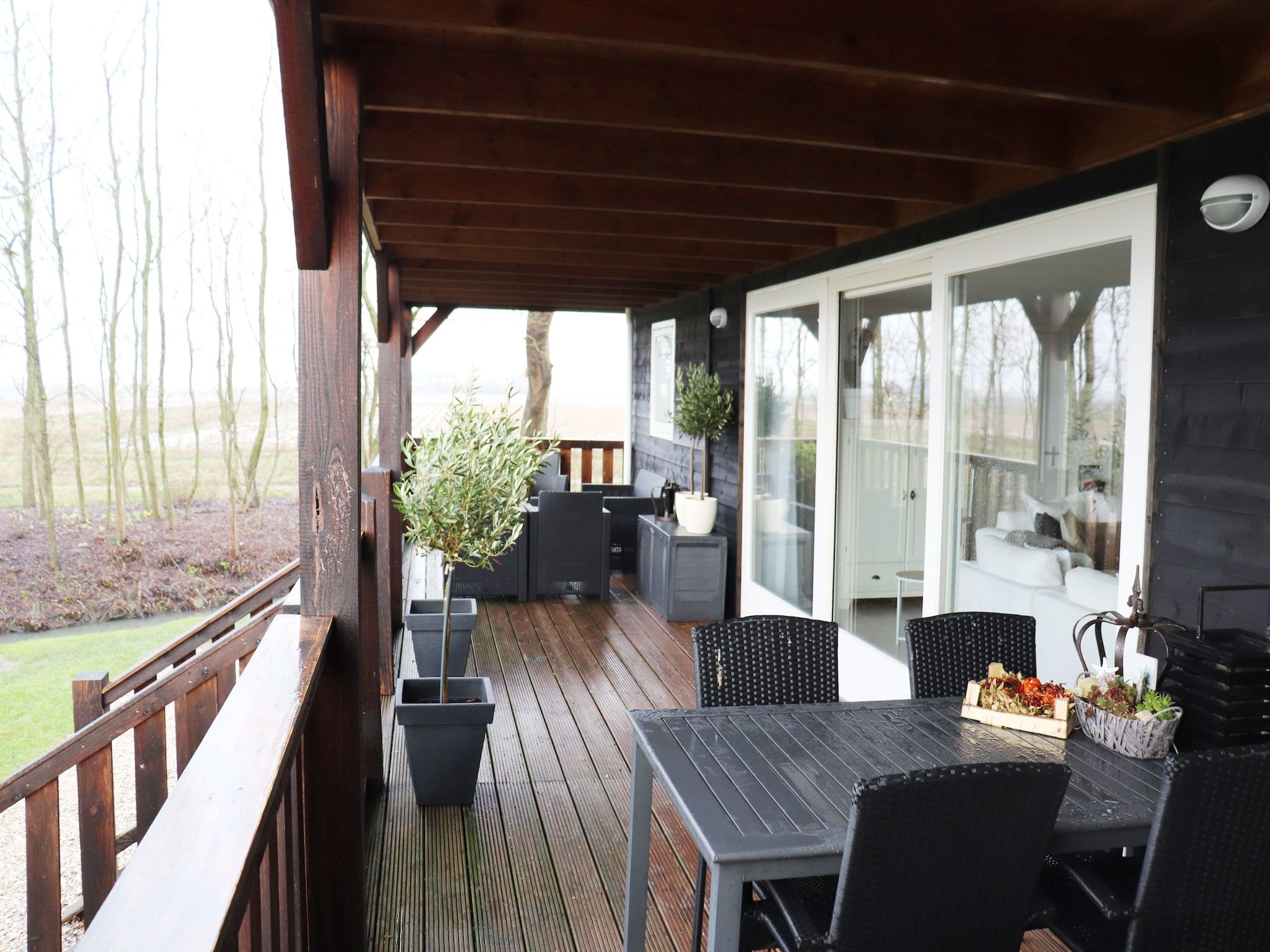 Het terras van Wol Thus in Paesens